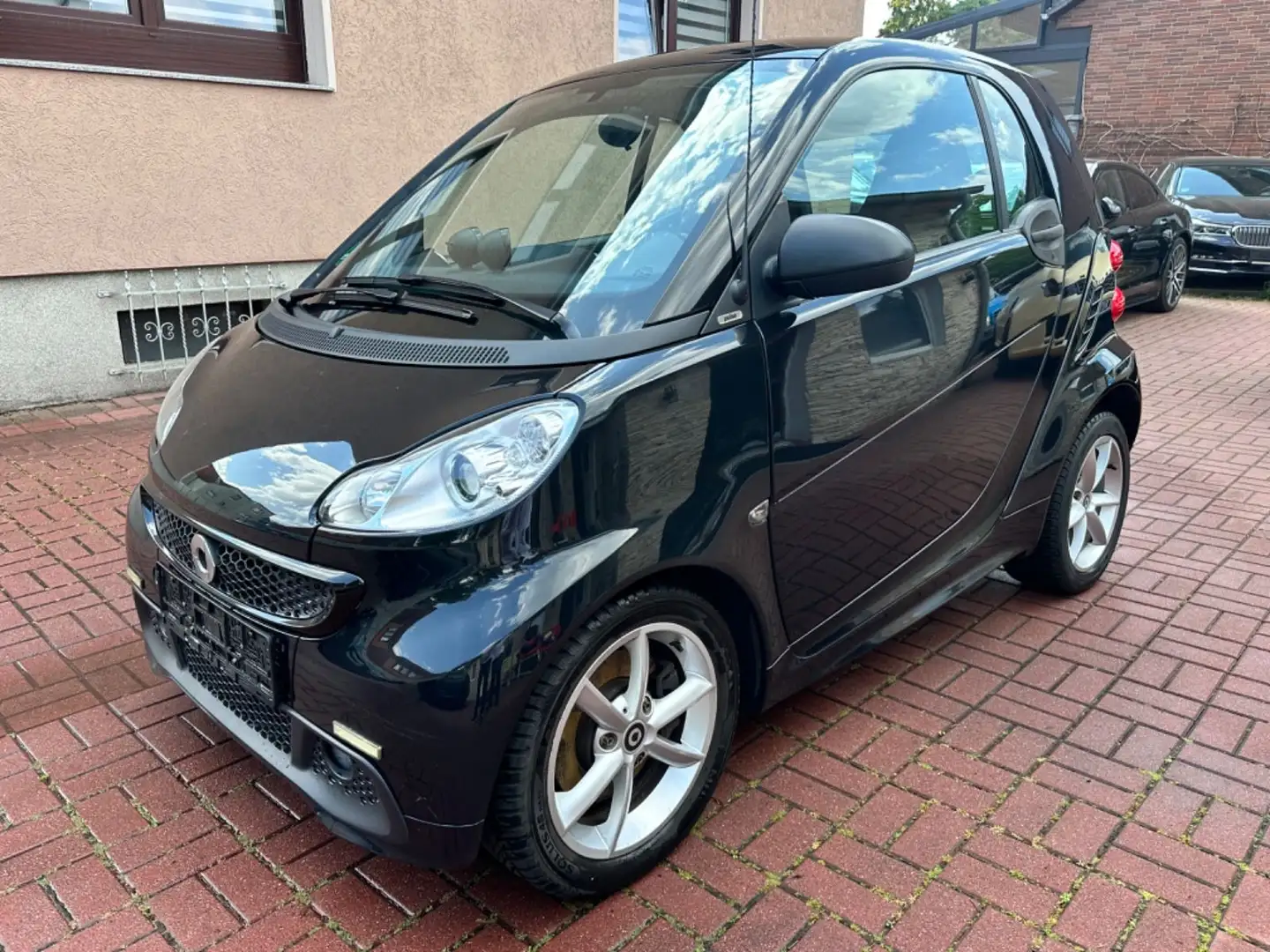 smart forTwo coupe Micro Hybrid Drive AUT+NAVI+TEILLED Zwart - 1