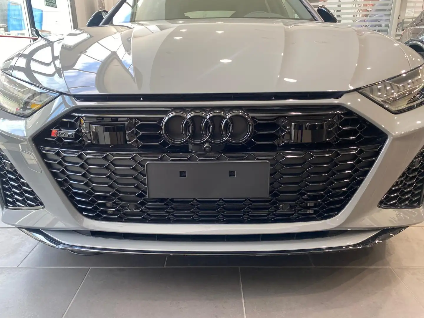 Audi RS6 Performance 630cv Grijs - 2