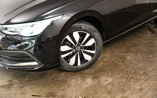 Volkswagen Golf view 5