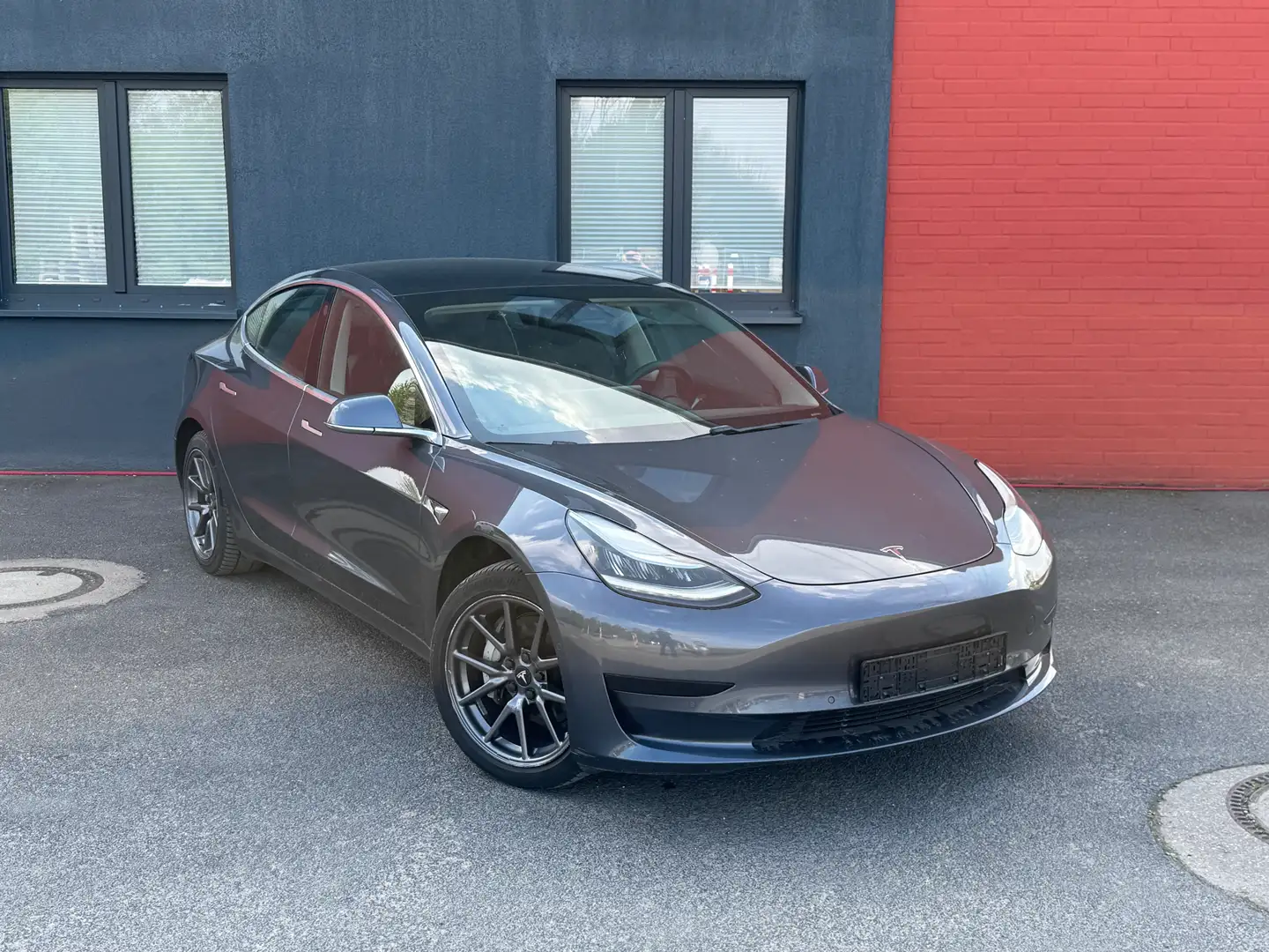 Tesla Model 3 Standard Range Plus RWD Gris - 2