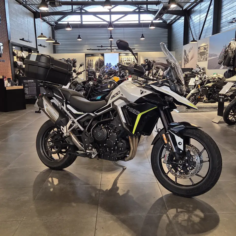 Triumph Tiger 900