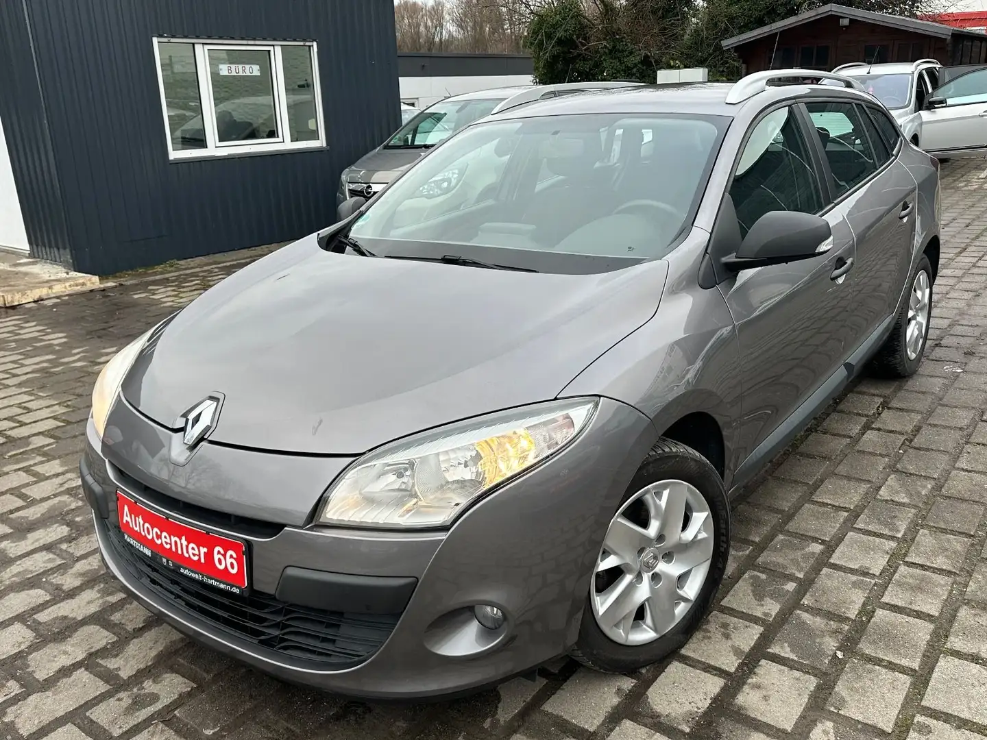 Renault Megane III Grandtour TomTom*KLIMA*TÜVNEU*TM*SHZ Grau - 1
