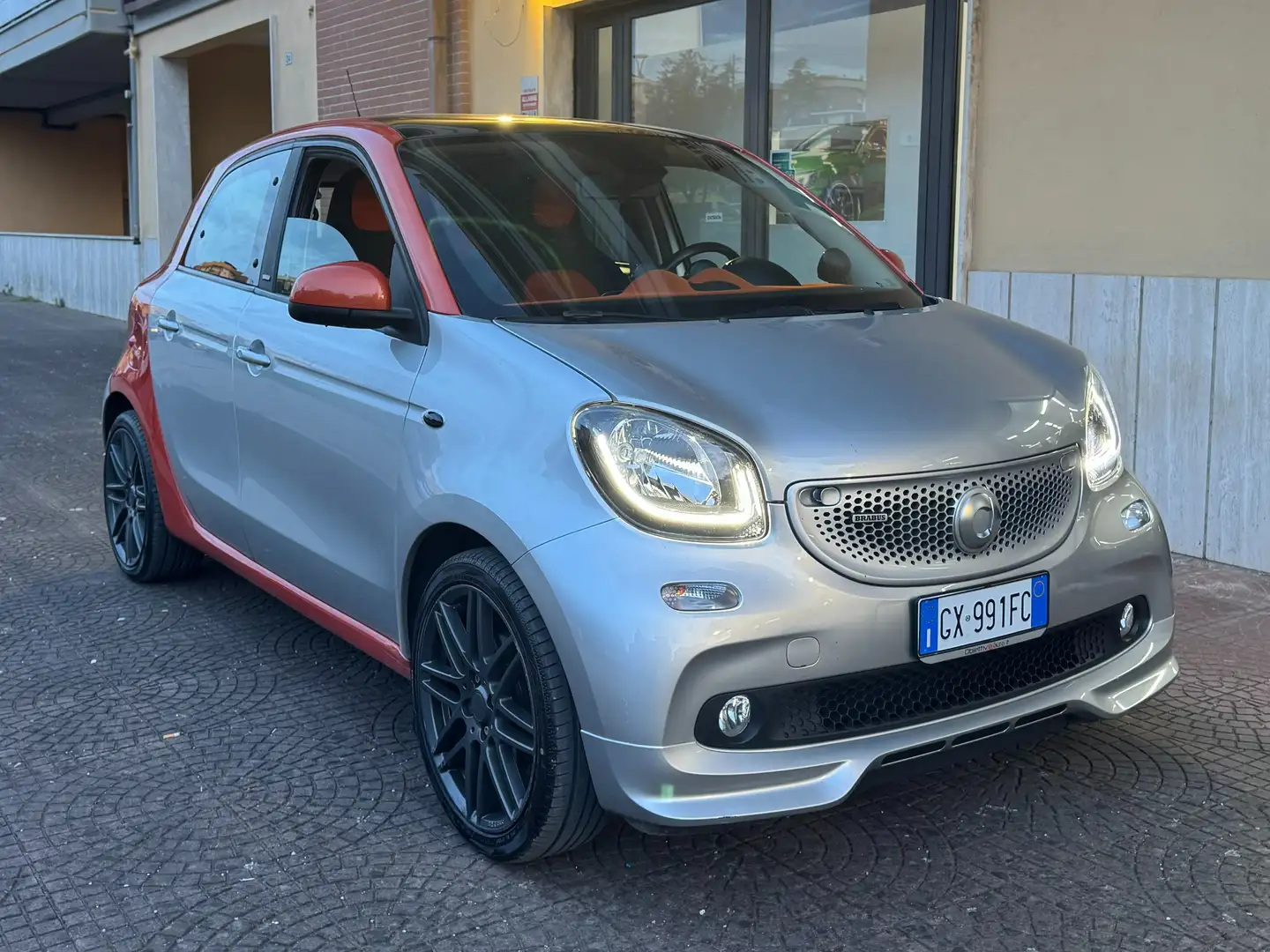 smart forFour Forfour 0.9 t JBL 90cv twinamic BRABUS Argento - 1