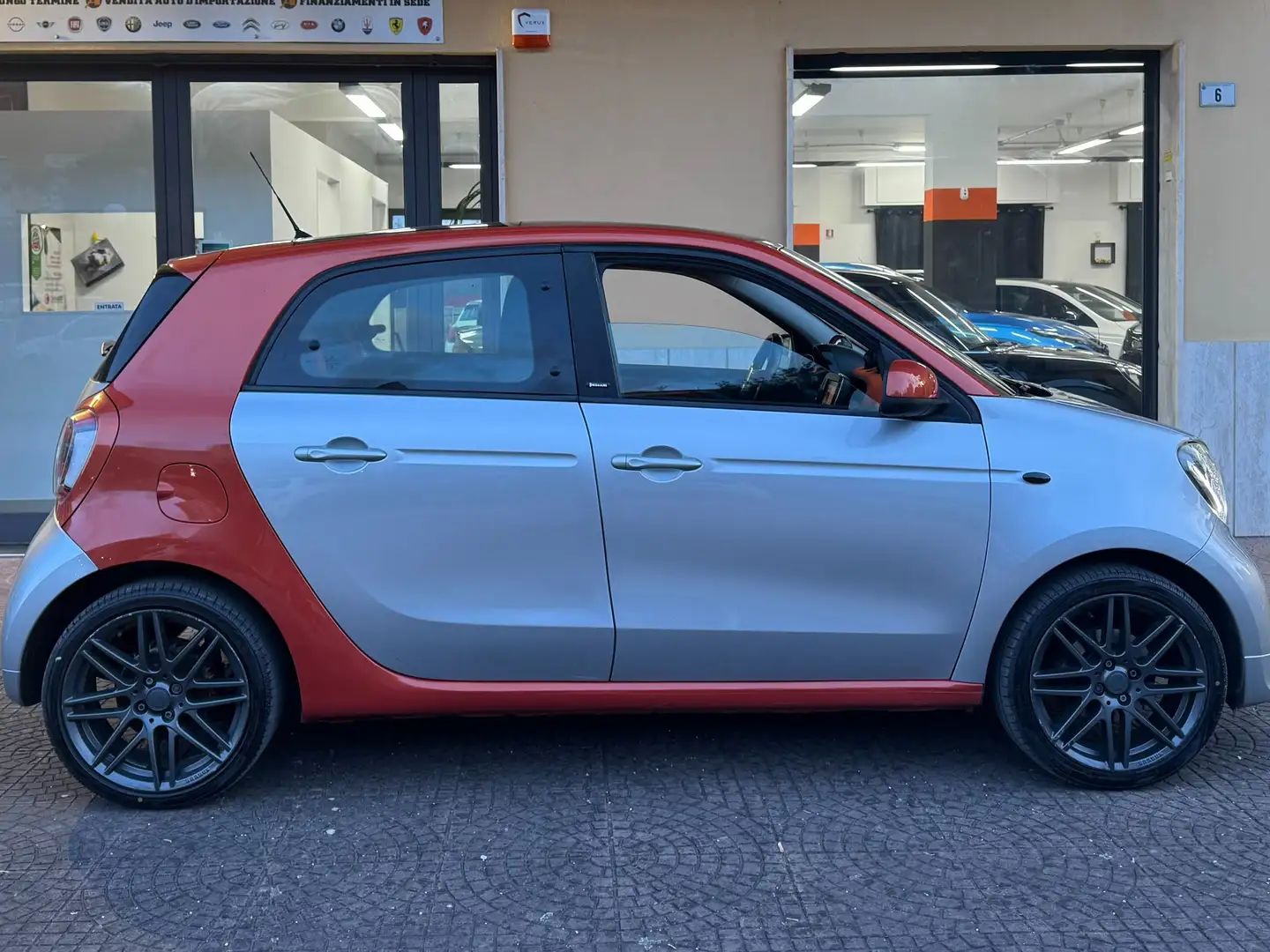 smart forFour Forfour 0.9 t JBL 90cv twinamic BRABUS Argento - 2