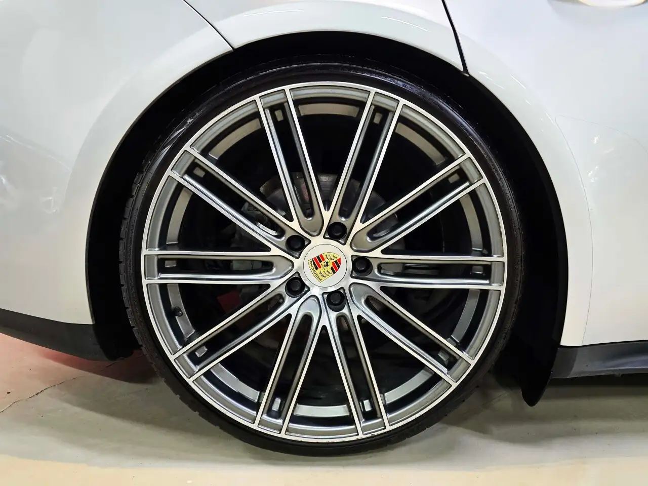 Porsche Panamera снимка Porsche Panamera