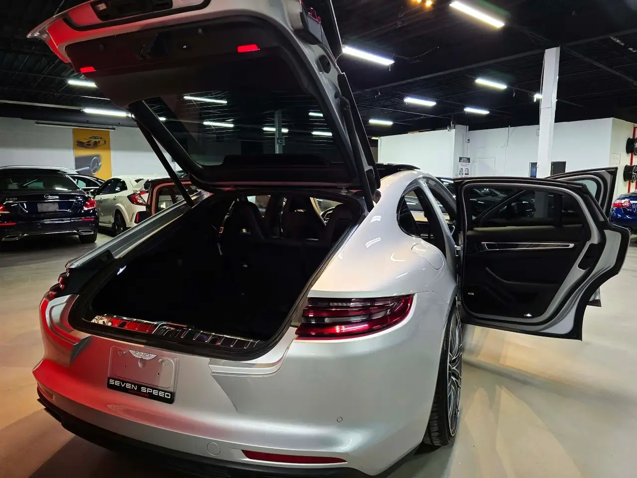 Porsche Panamera снимка Porsche Panamera