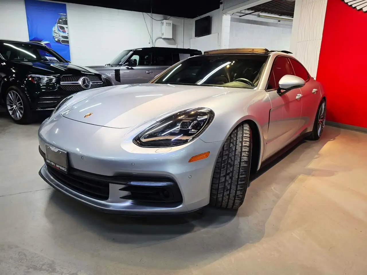Porsche Panamera снимка Porsche Panamera