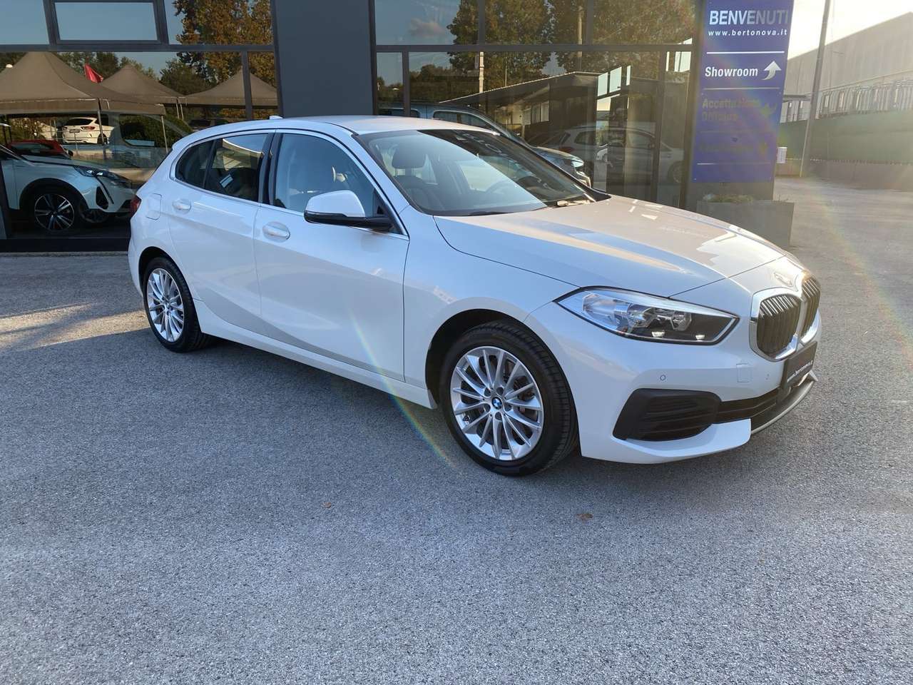 BMW 120 120d xDrive 5p. Advantage