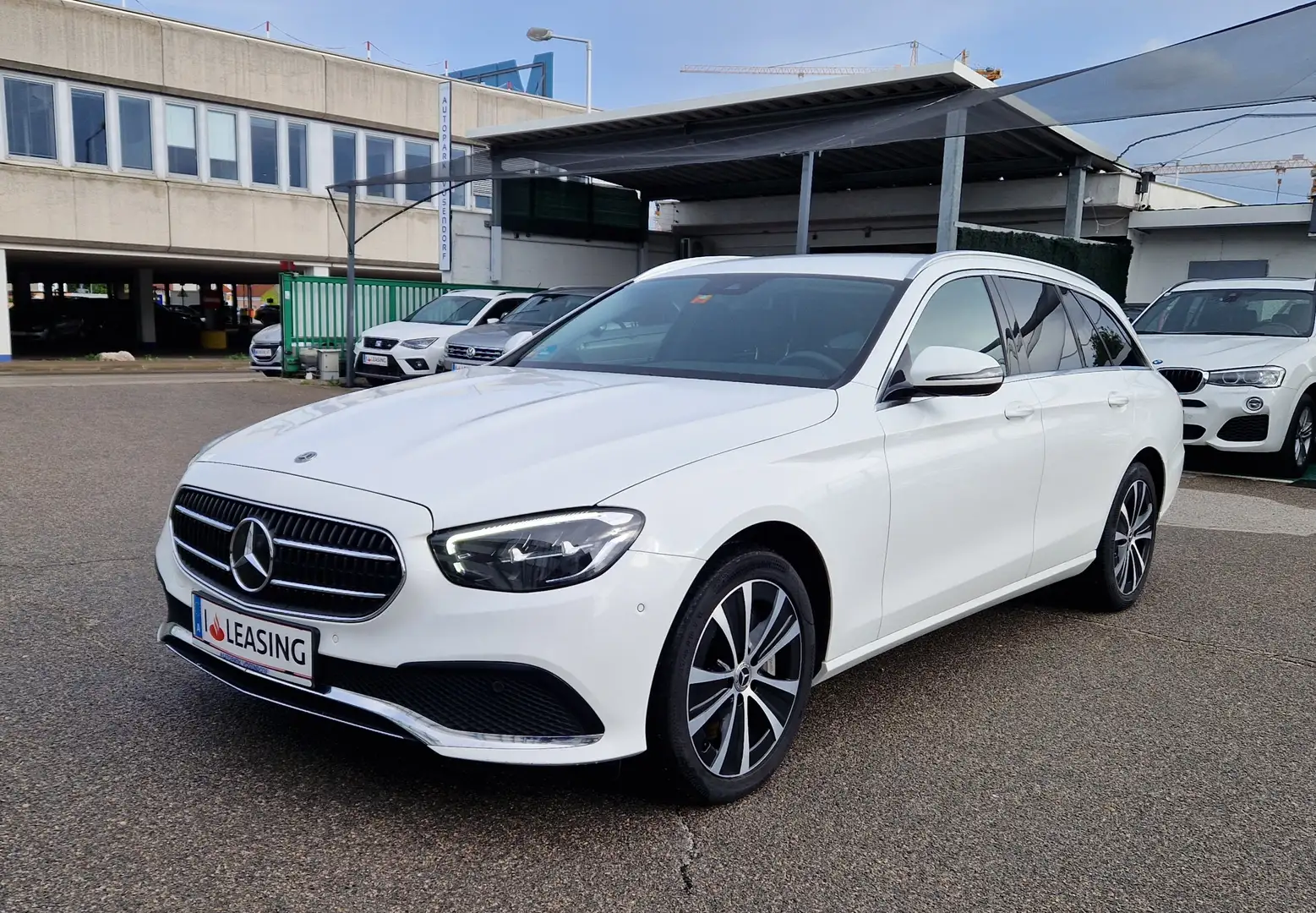 Mercedes-Benz E 300 E 300 de PHEV T 4Matic Austria Edition Aut. Weiß - 1