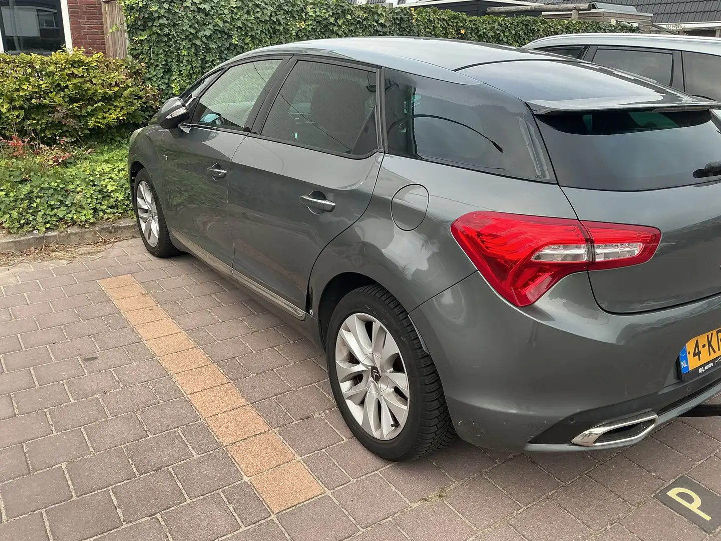 Citroen DS5 2.0 Hybrid4 Bns Exec Grijs - 2