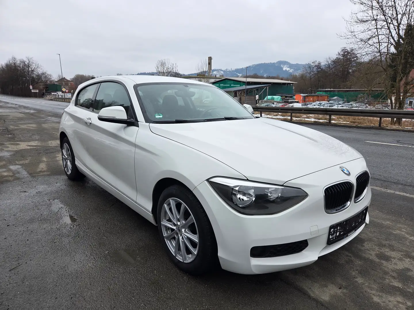 BMW 114 BMW 114i Klima Sitzhzg PDC Alu Blanc - 1