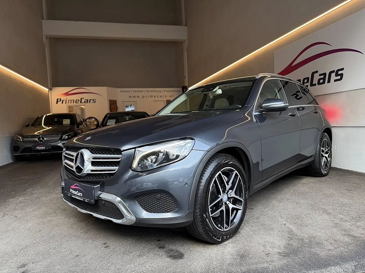 Mercedes-Benz GLC 220 d 4MATIC Aut./PANORAMA/KAMERA/LEDER/ANHÄNGER/LED/ Grau - 1