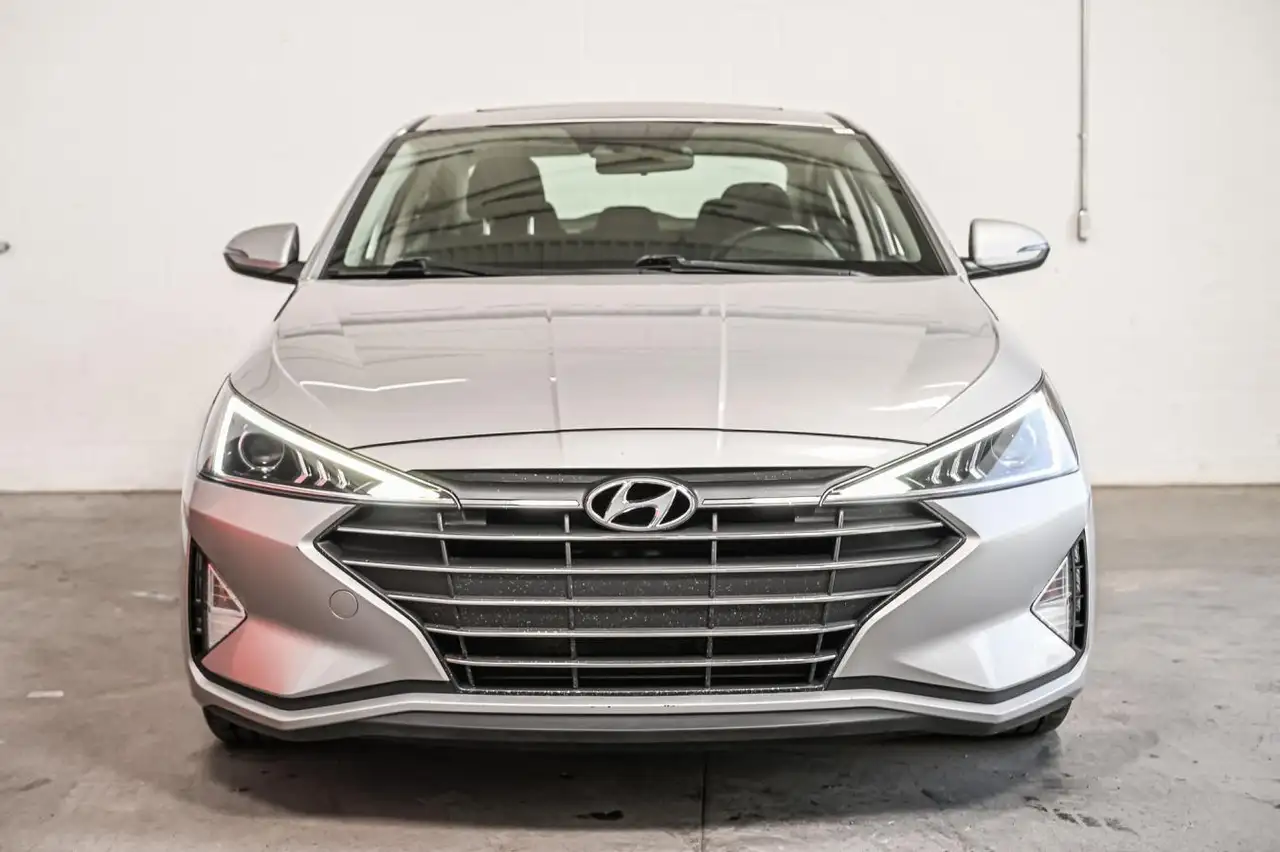 Hyundai ELANTRA снимка Hyundai ELANTRA