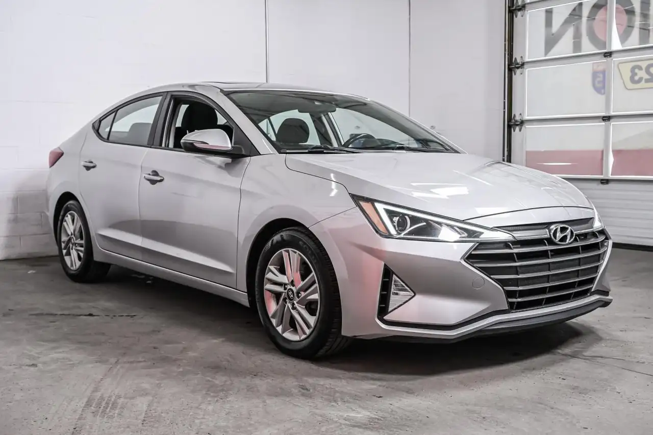 Hyundai ELANTRA снимка Hyundai ELANTRA