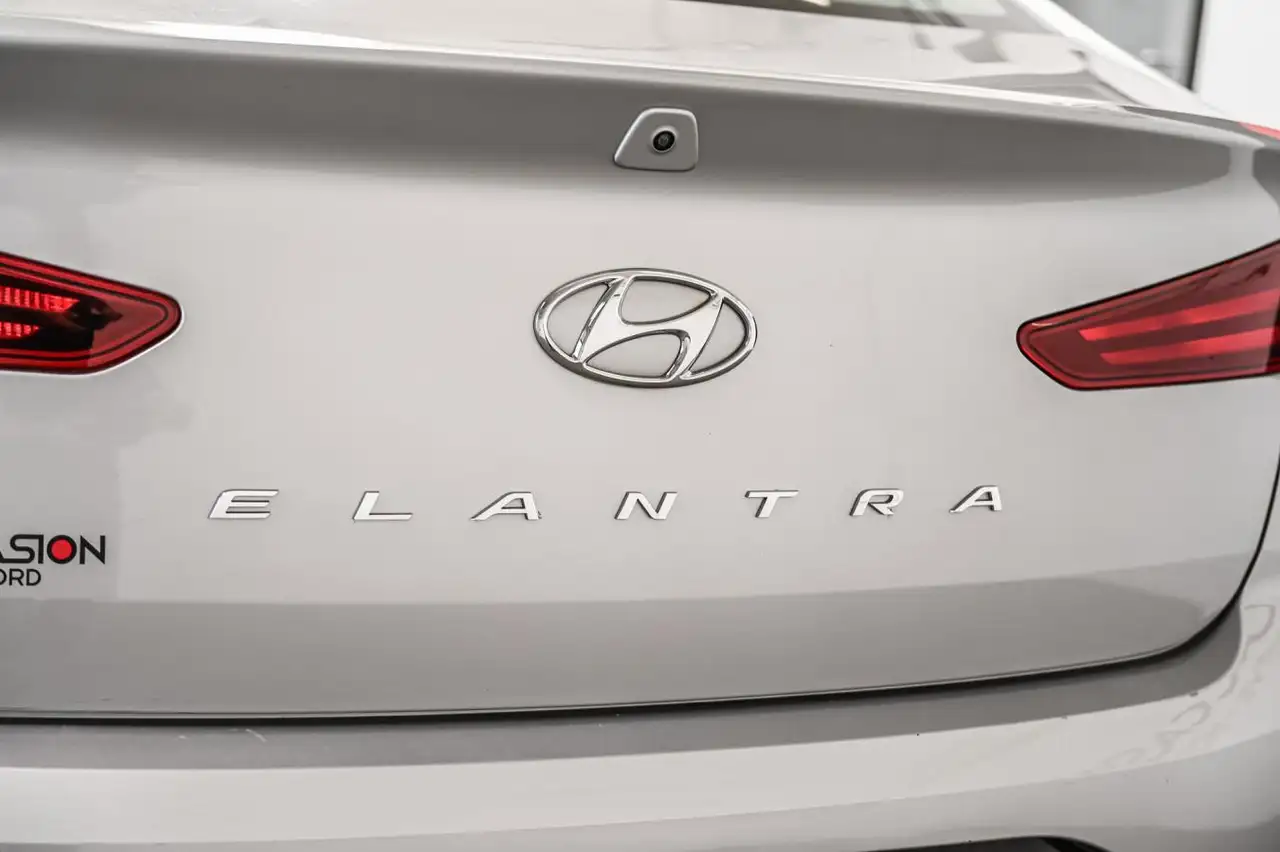 Hyundai ELANTRA снимка Hyundai ELANTRA