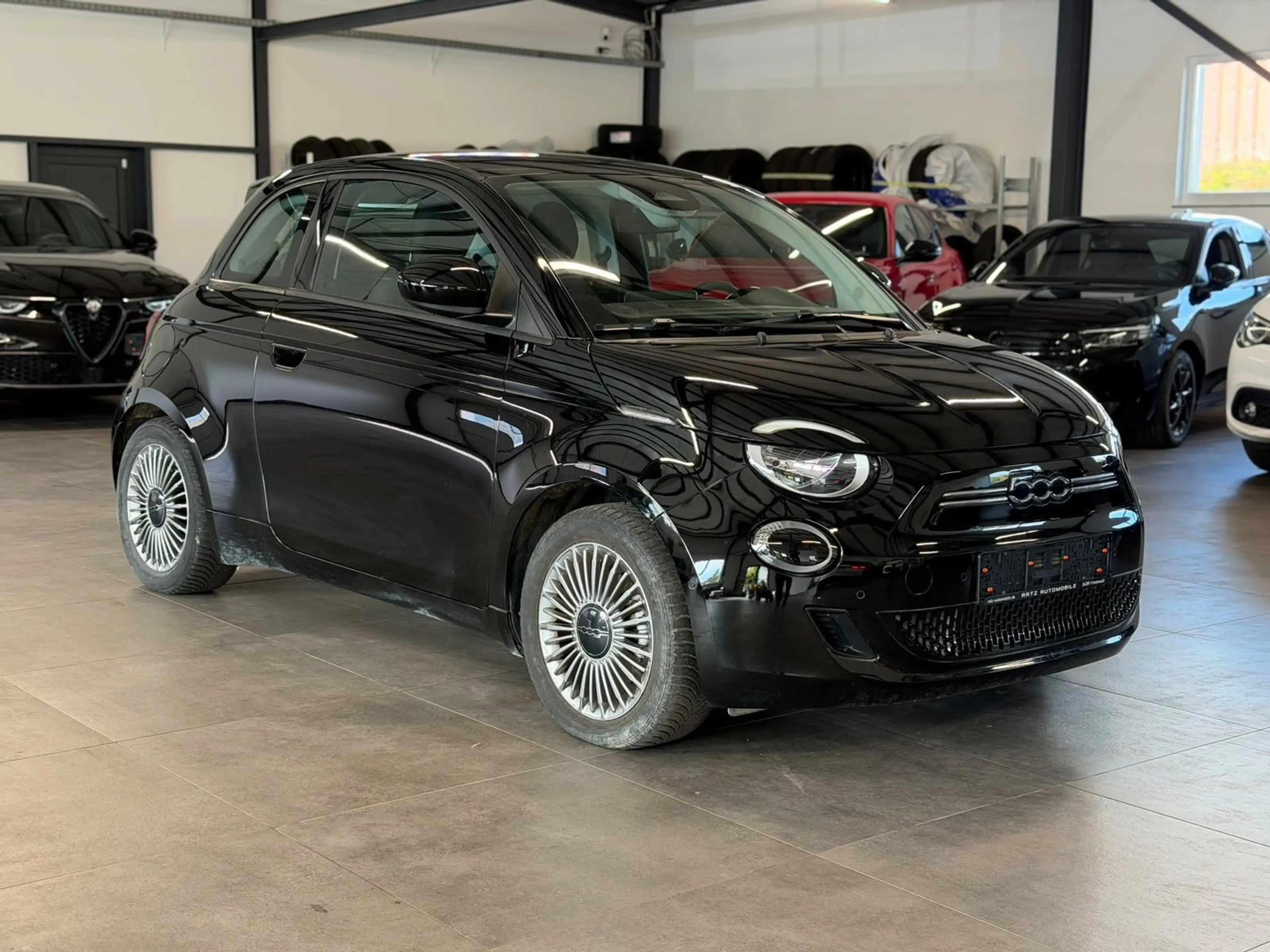 Fiat 500e ICON 11KW KAMERA+KLIMA+TEMP+PDC+SHZ