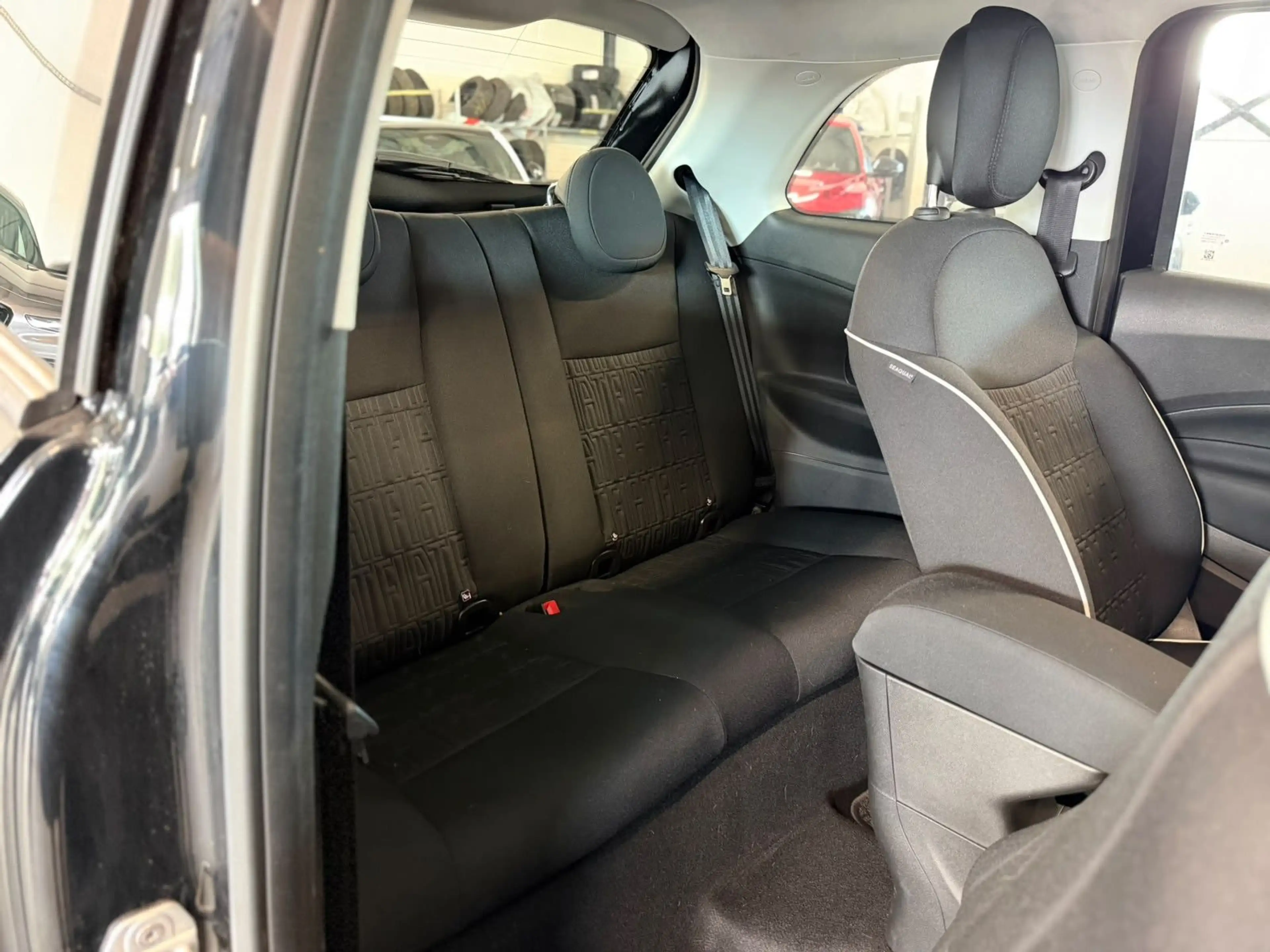Fiat 500e ICON 11KW KAMERA+KLIMA+TEMP+PDC+SHZ — photo 14