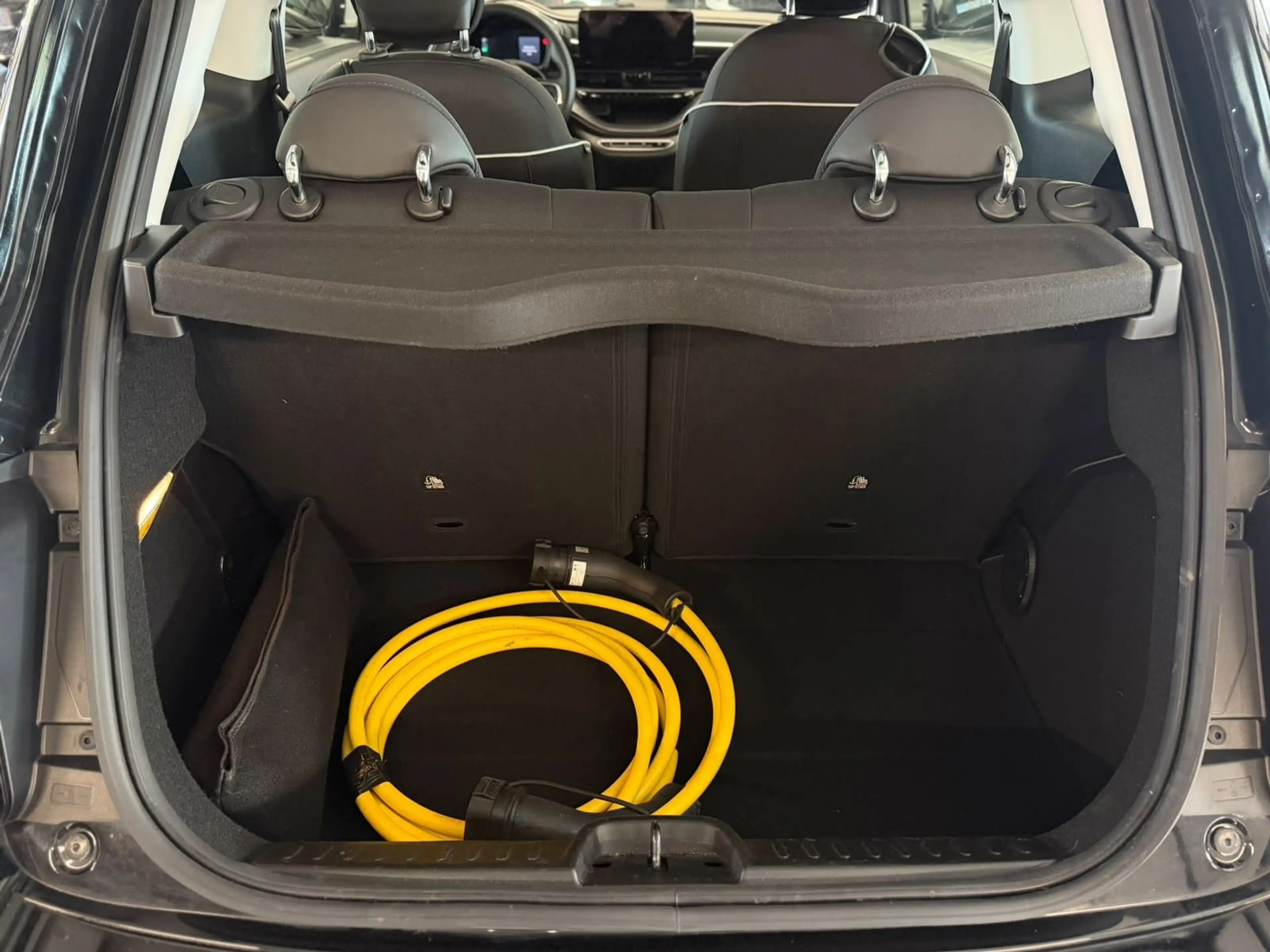 Fiat 500e ICON 11KW KAMERA+KLIMA+TEMP+PDC+SHZ — photo 6