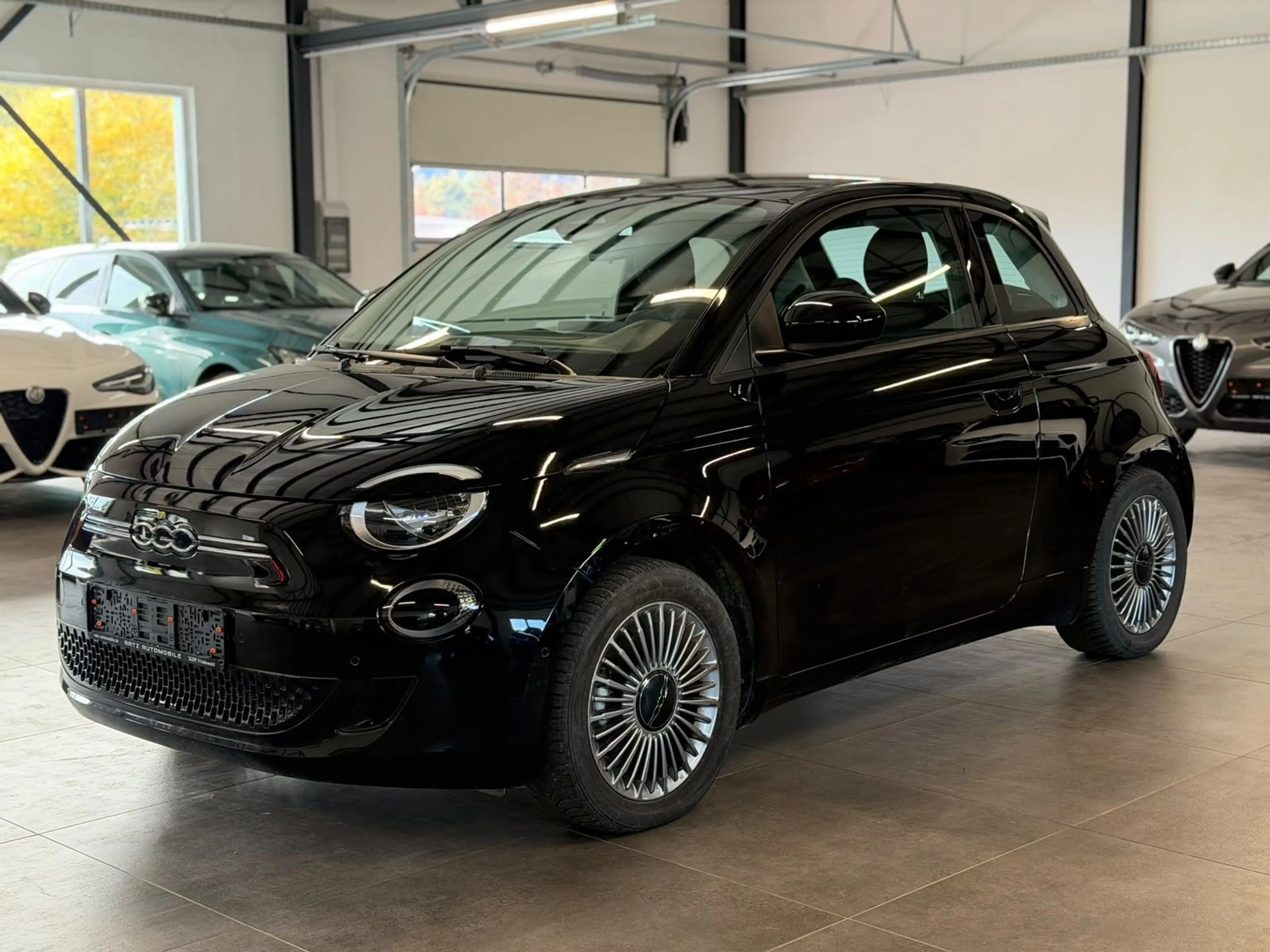Fiat 500e ICON 11KW KAMERA+KLIMA+TEMP+PDC+SHZ — photo 3
