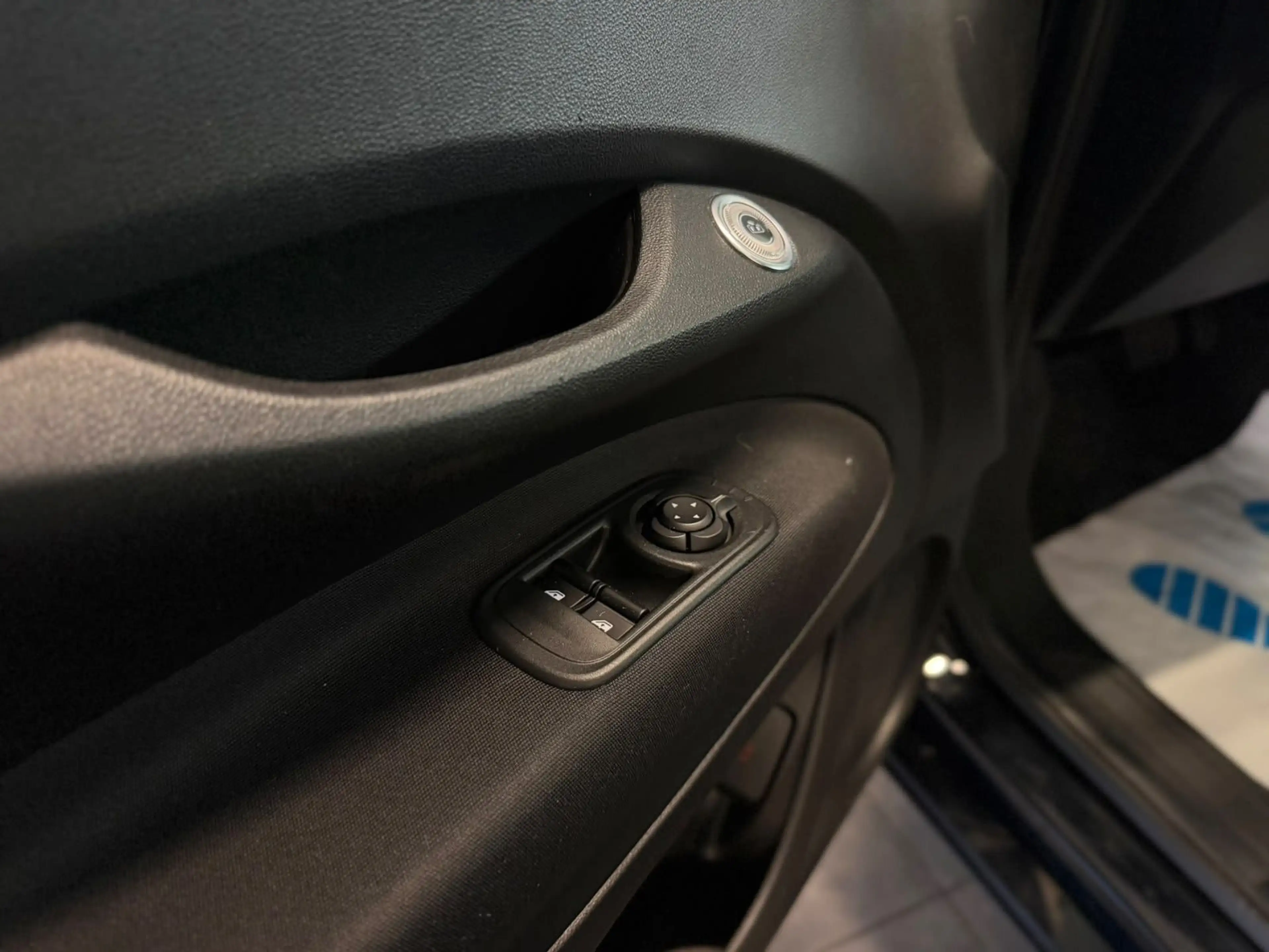 Fiat 500e ICON 11KW KAMERA+KLIMA+TEMP+PDC+SHZ — photo 8