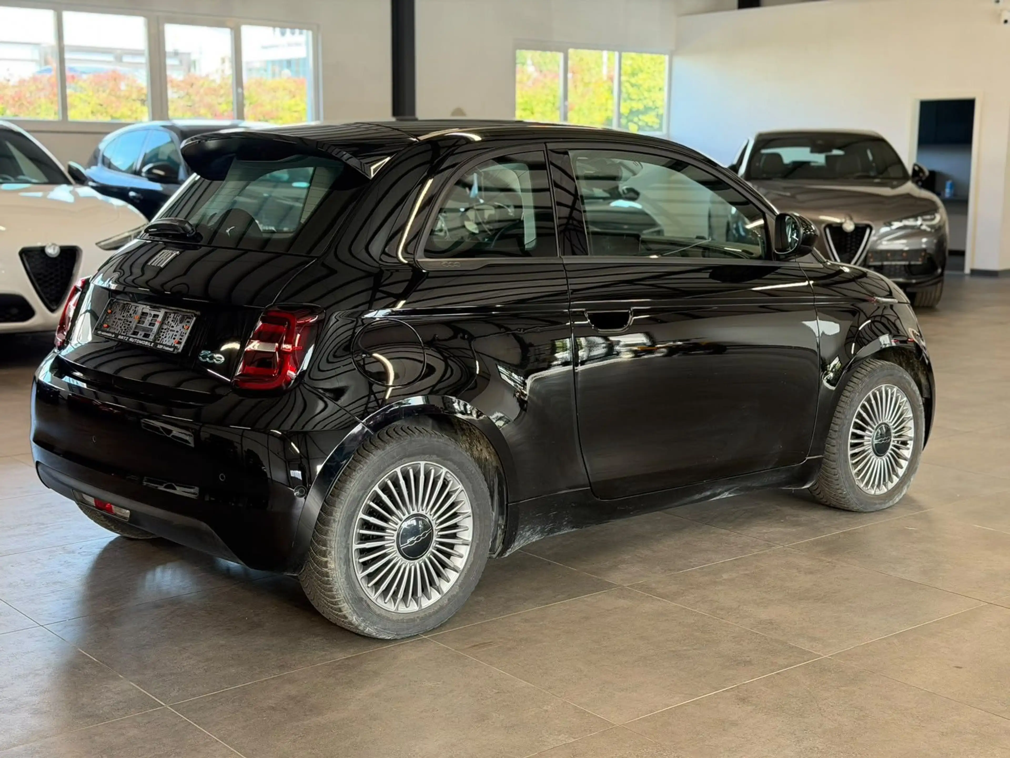 Fiat 500e ICON 11KW KAMERA+KLIMA+TEMP+PDC+SHZ — photo 7