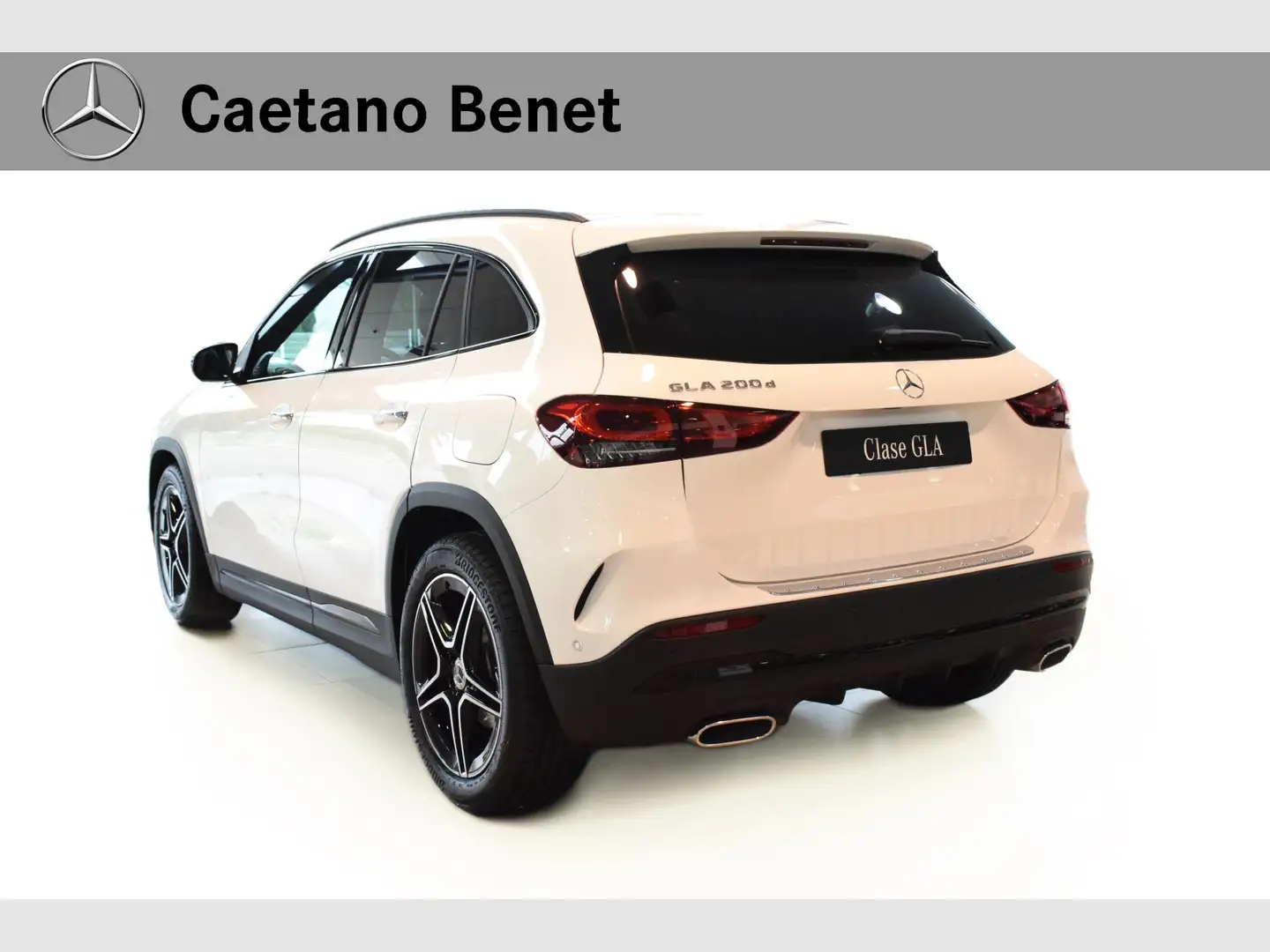 Mercedes-Benz GLA 200 D Wit - 2