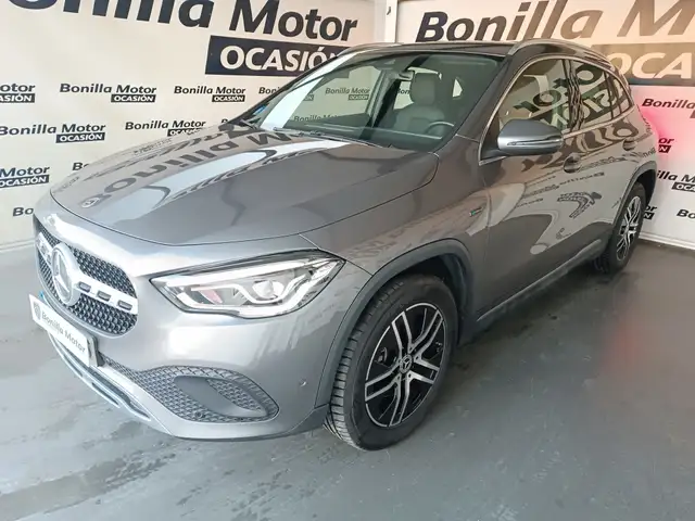 Mercedes-Benz GLA 250 1.3 E DCT 218 5P