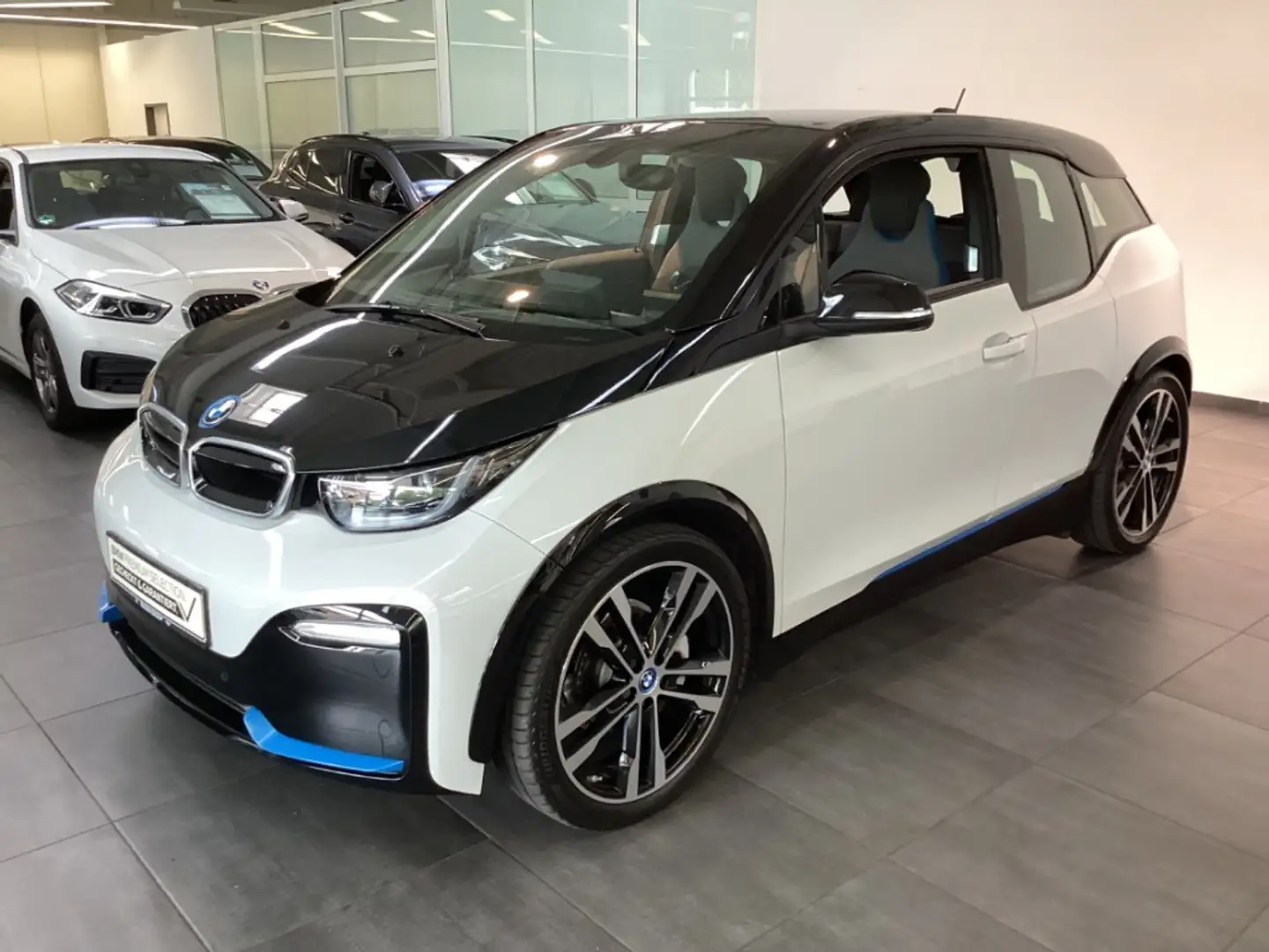 BMW i3 S Comfort 20'' Navi LED Klimaautom DAB Kamera Wire Alb - 1
