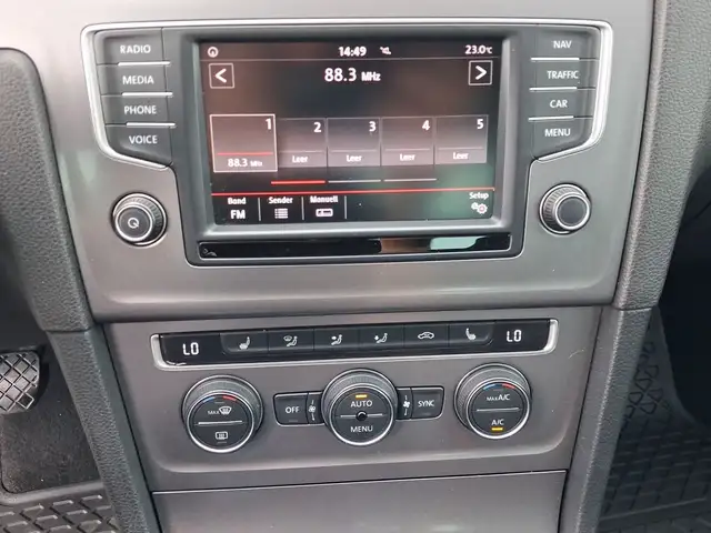 Volkswagen Golf view 13