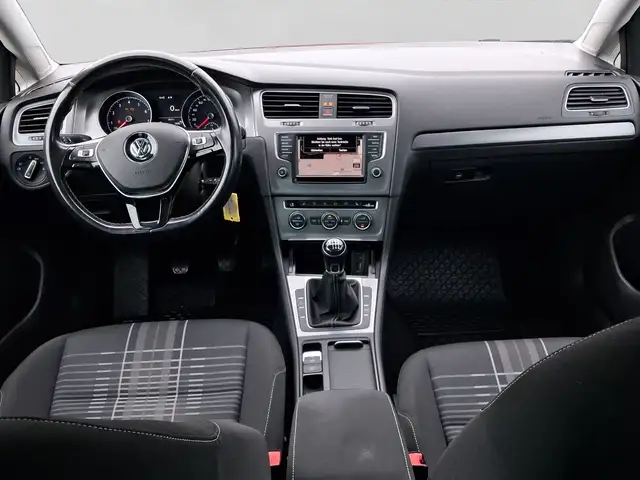 Volkswagen Golf view 5