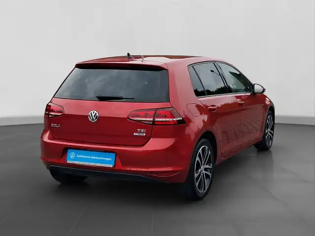 Volkswagen Golf view 3