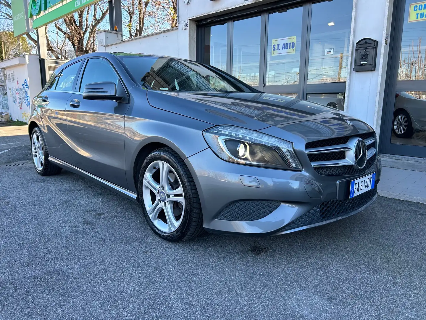 Mercedes-Benz A 200 2.2 CDI SPORT EURO 6 UNIPRO *RETROC. AUTO. Gris - 2