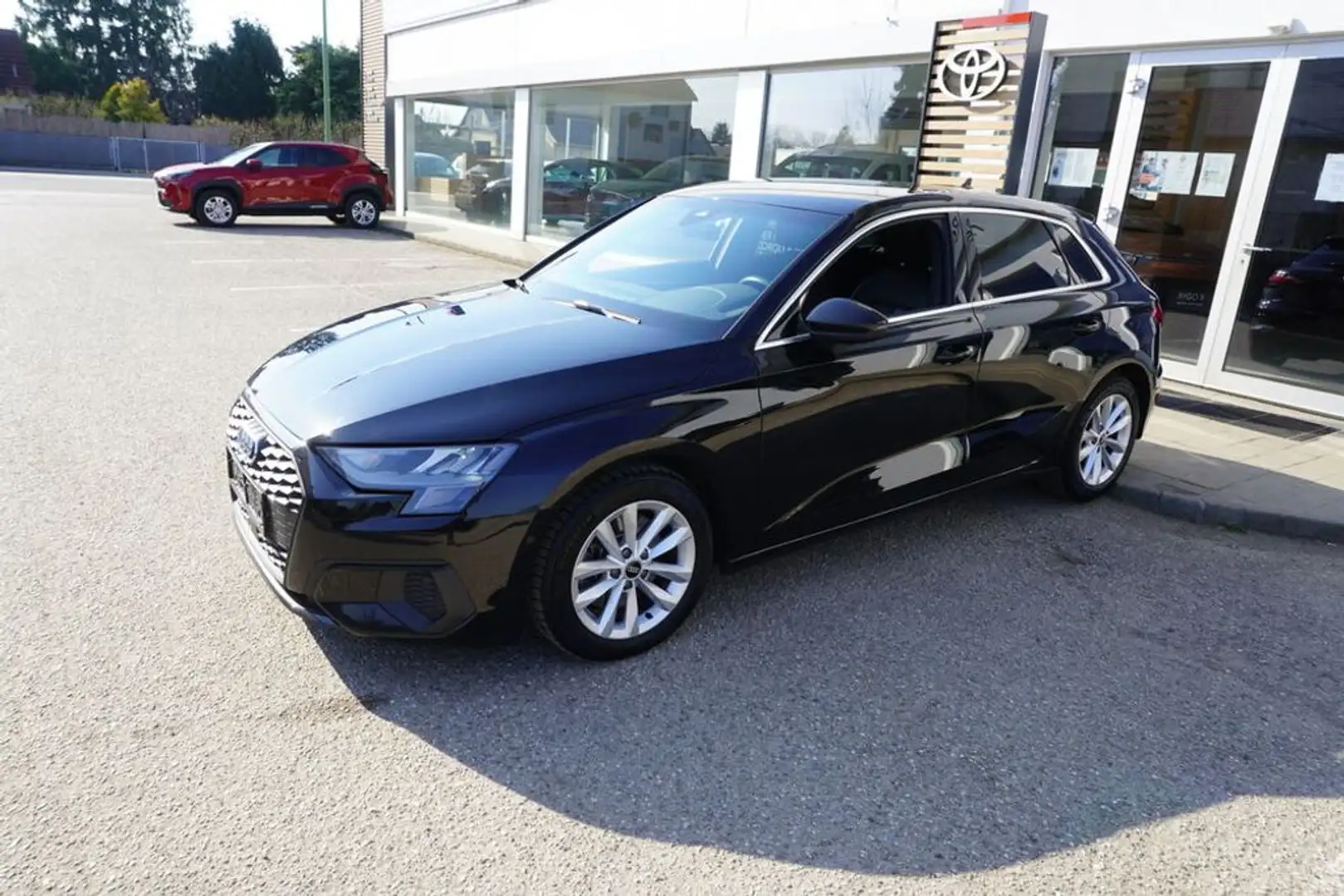Audi A3 SB 35 TDI S-tronic *LED*KAMERA*VIRTUAL*AHK* Schwarz - 2
