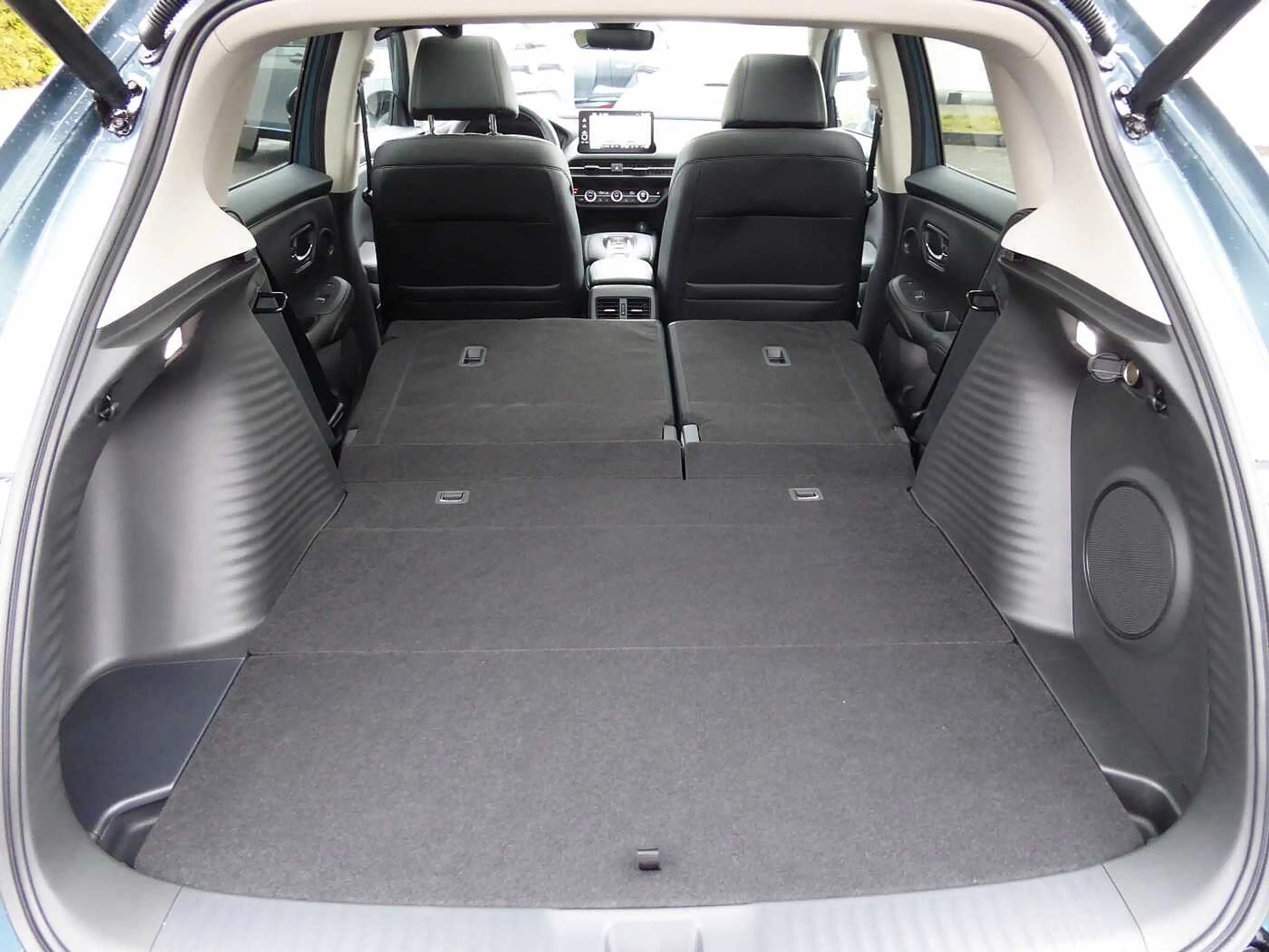 Honda ZR-V Hybrid e:HEV 2.0 i-MMD Advance / Schiebedach — photo 12