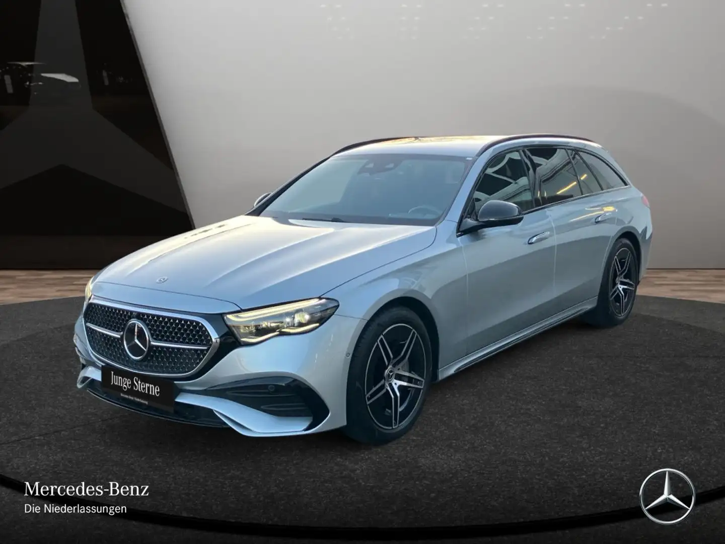 Mercedes-Benz E 220 d T 4M AMG Fahrass 360° Distr. Night Memory Silber - 2