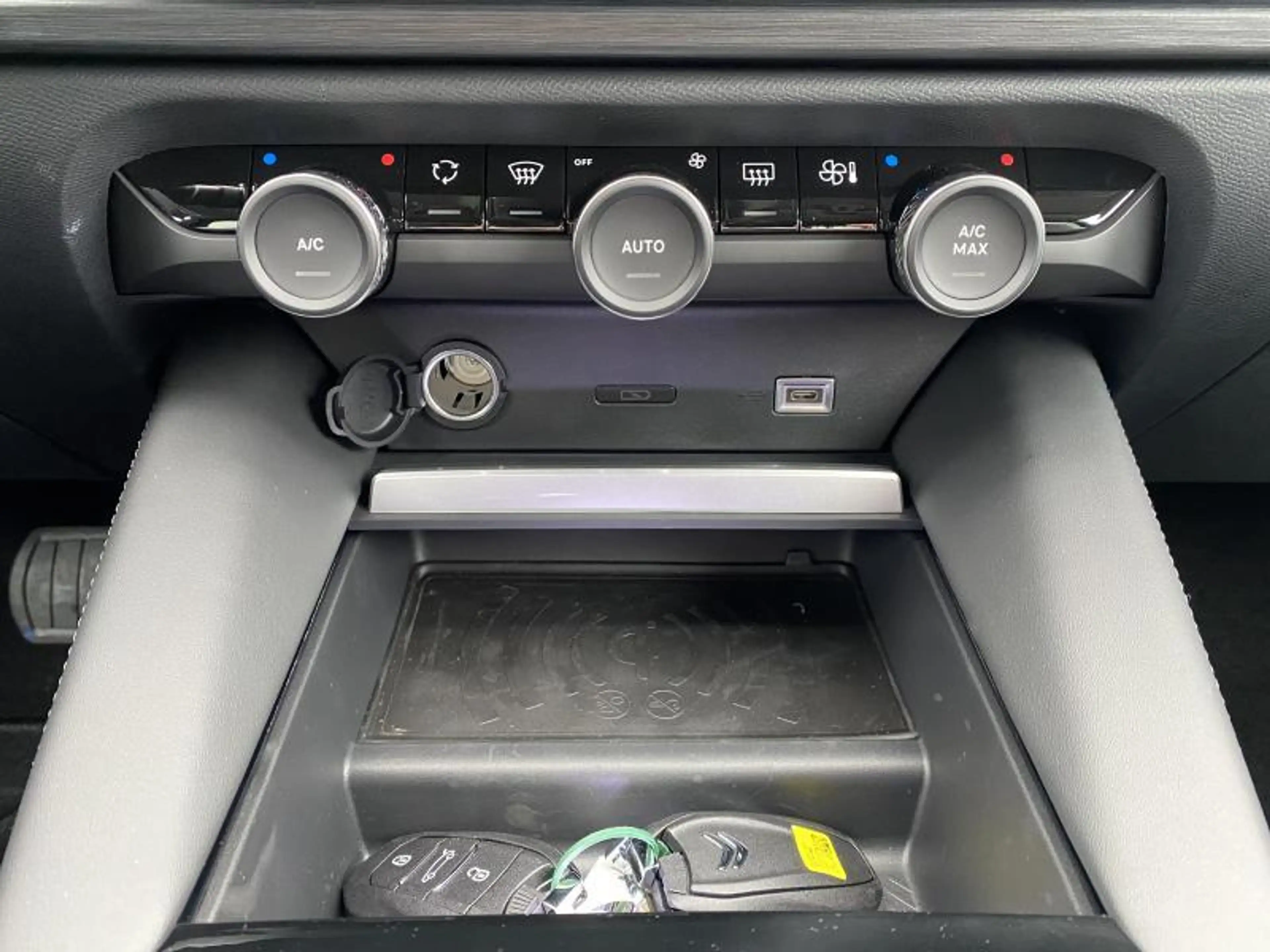 Citroen C5 X SHINE — photo 10