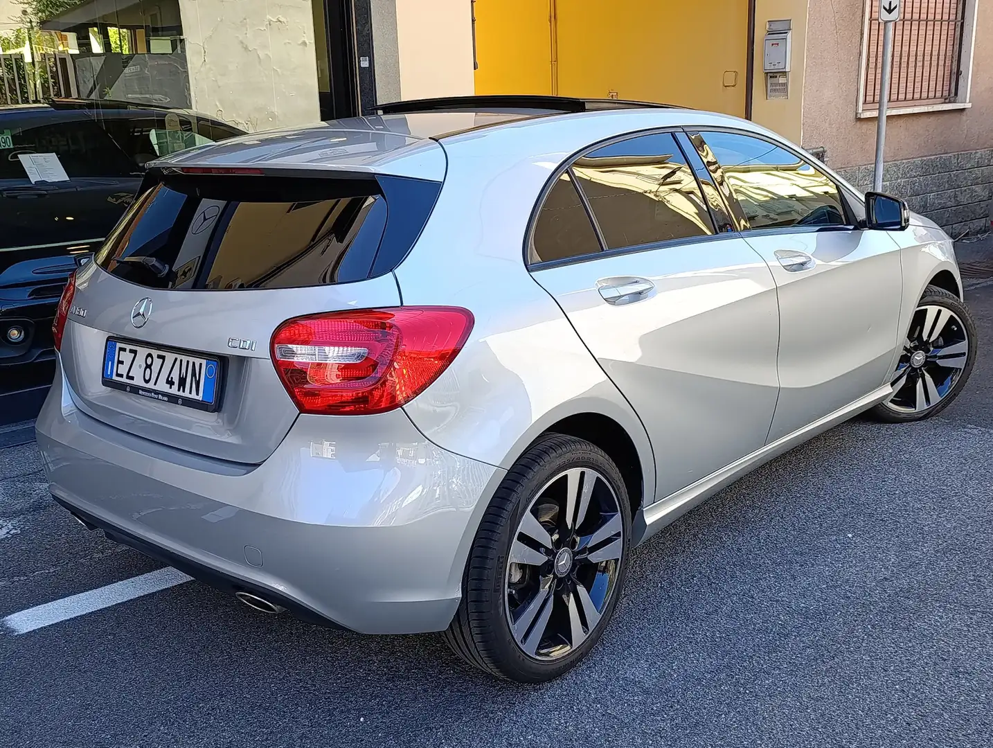 Mercedes-Benz A 180 cdi Night edition auto Tetto Apribile / Navi Full Argento - 2