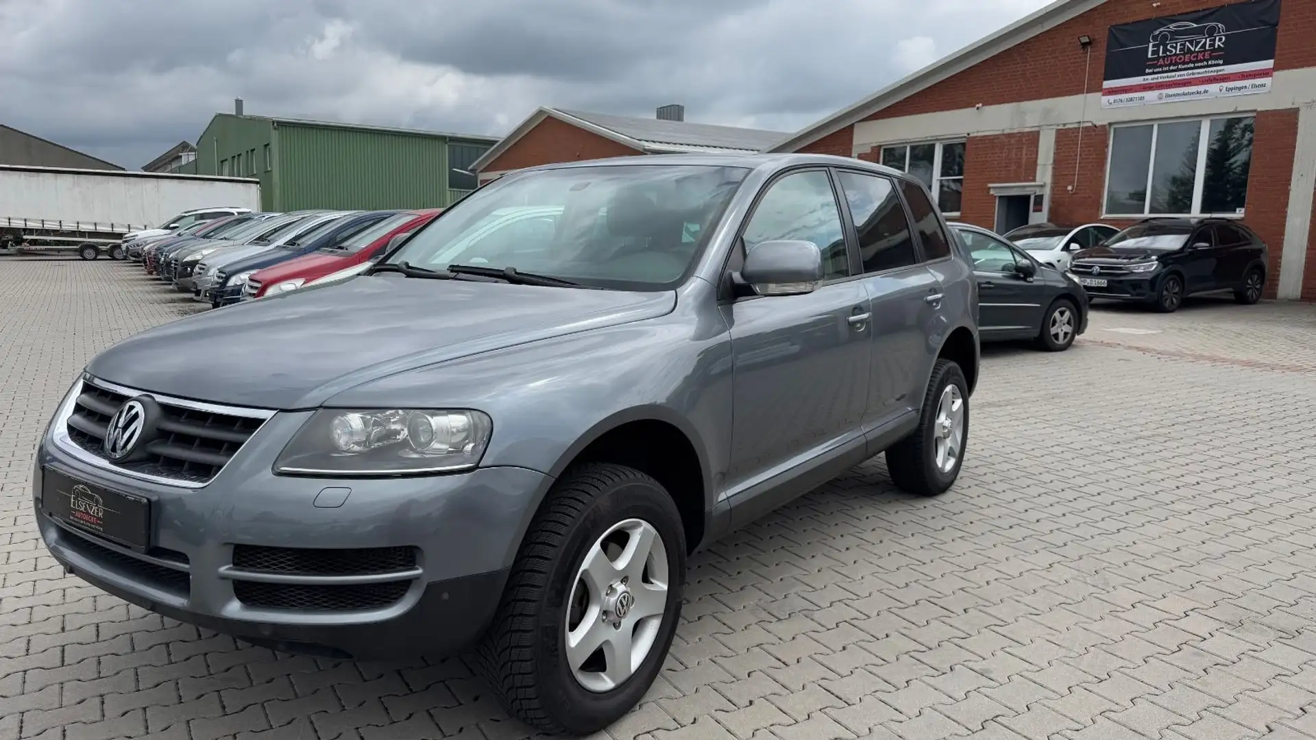 Volkswagen Touareg R5 TDI AHK Exklusive Braun Keyless Stand Grau - 2