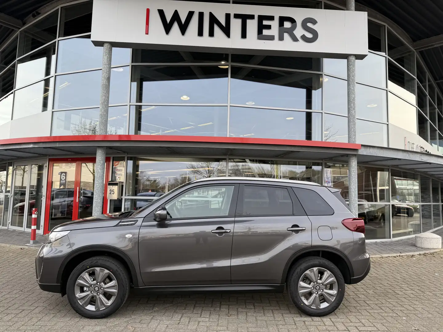 Suzuki Vitara 1.5 Hybrid Select Nieuw uit voorraad leverbaar! 6 Grijs - 2