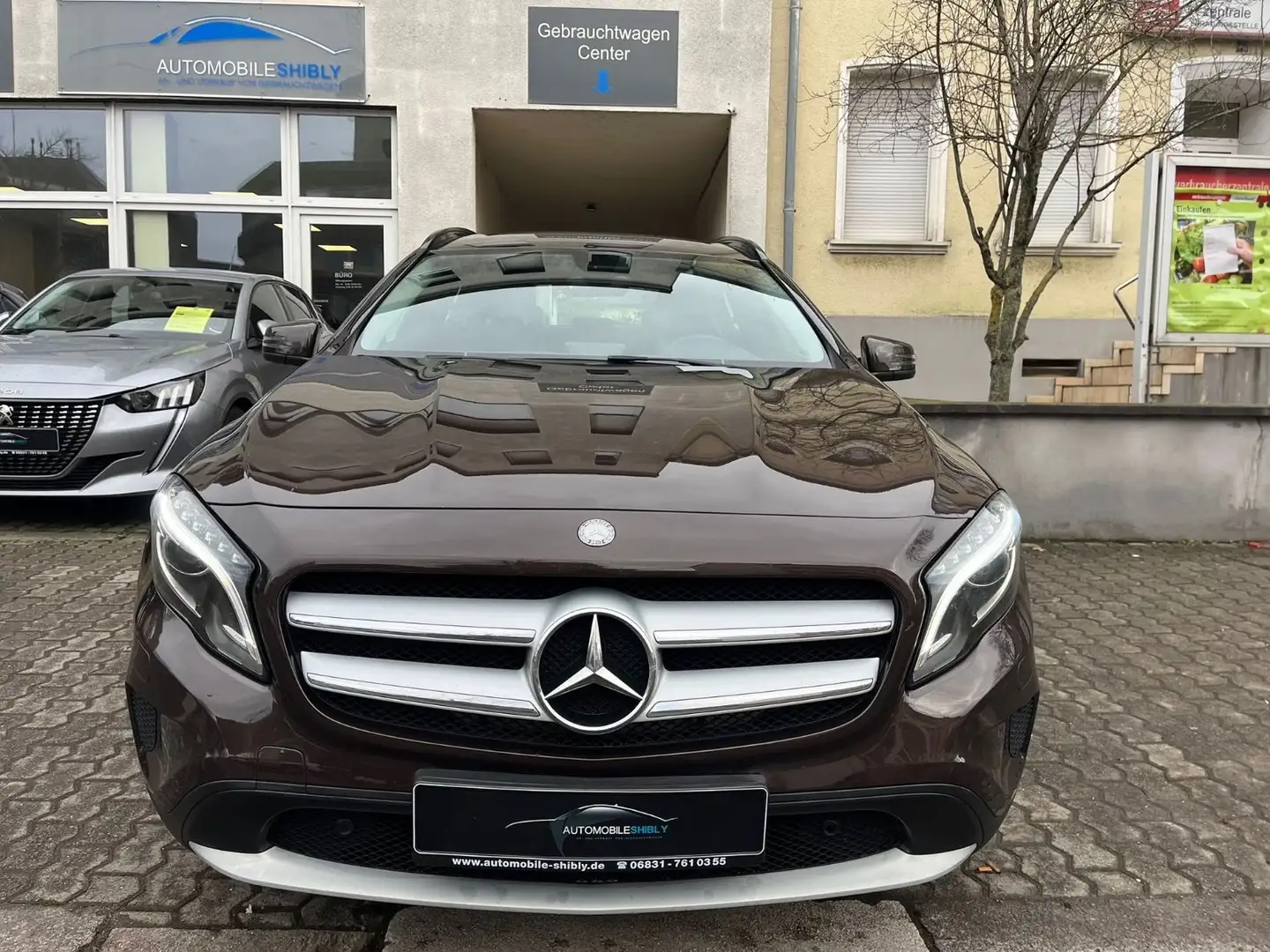 Mercedes-Benz GLA 200 Automatik, LED, Standheizung Braun - 2