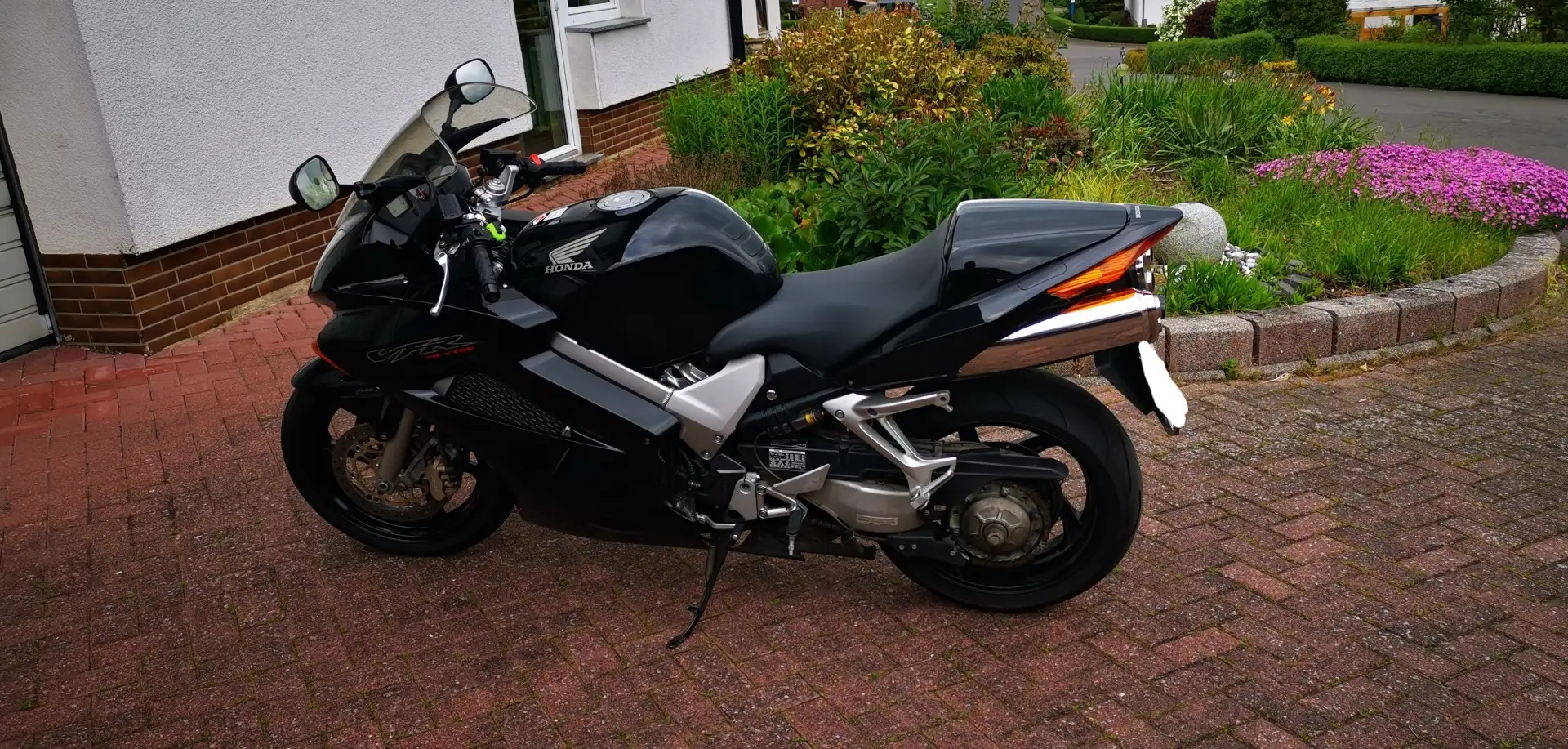 Honda VFR 800 Noir - 1