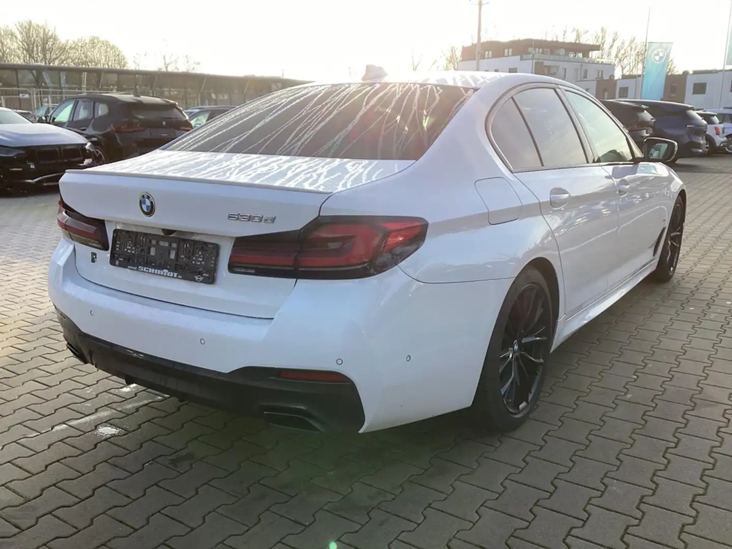 BMW 530 d M Sportpaket + 2Jahre-BPS.-GARANTIE Weiß - 2