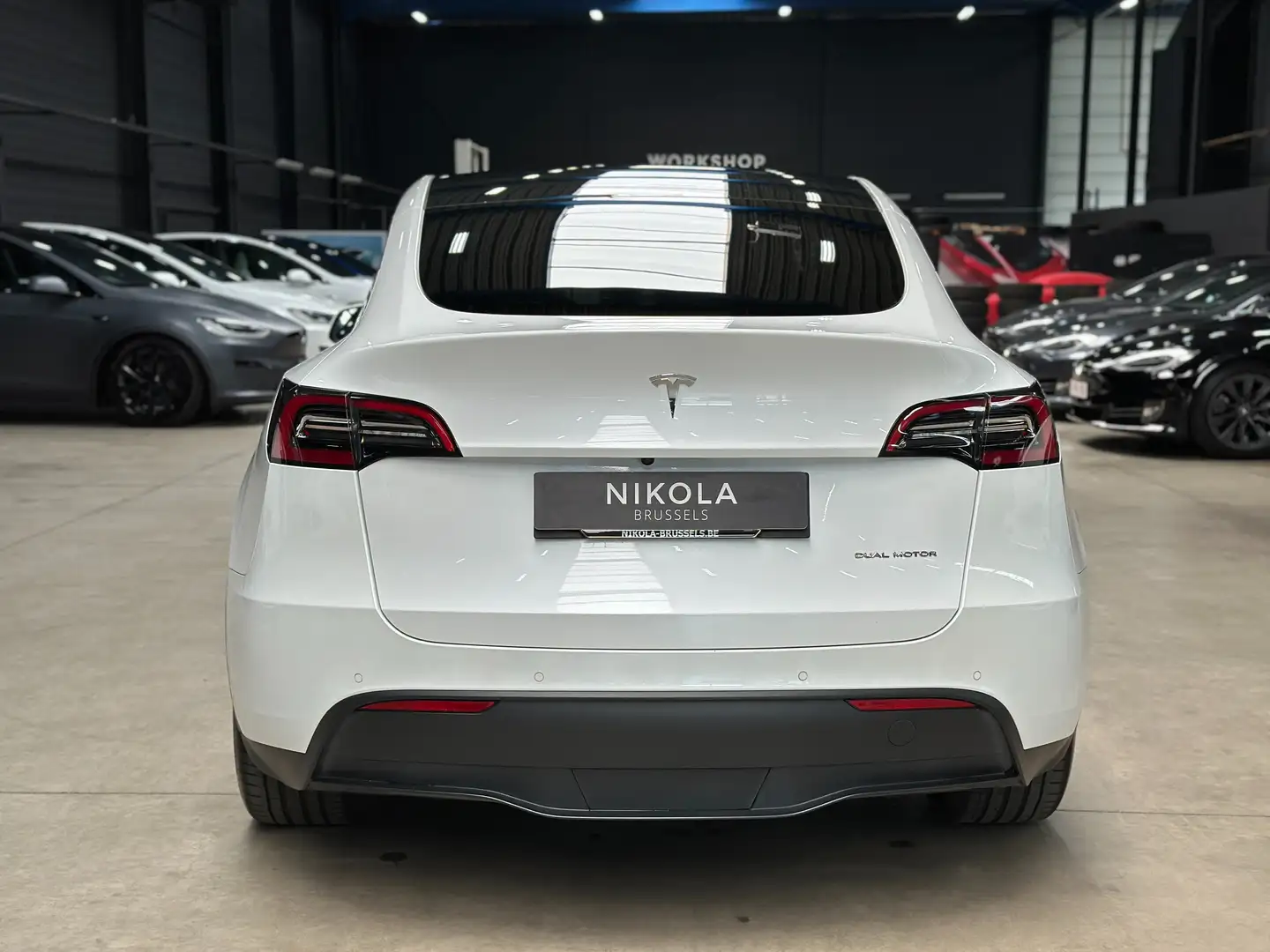 Tesla Model Y LONG RANGE - WINTERPACK - WHITE SEATS Blanco - 2