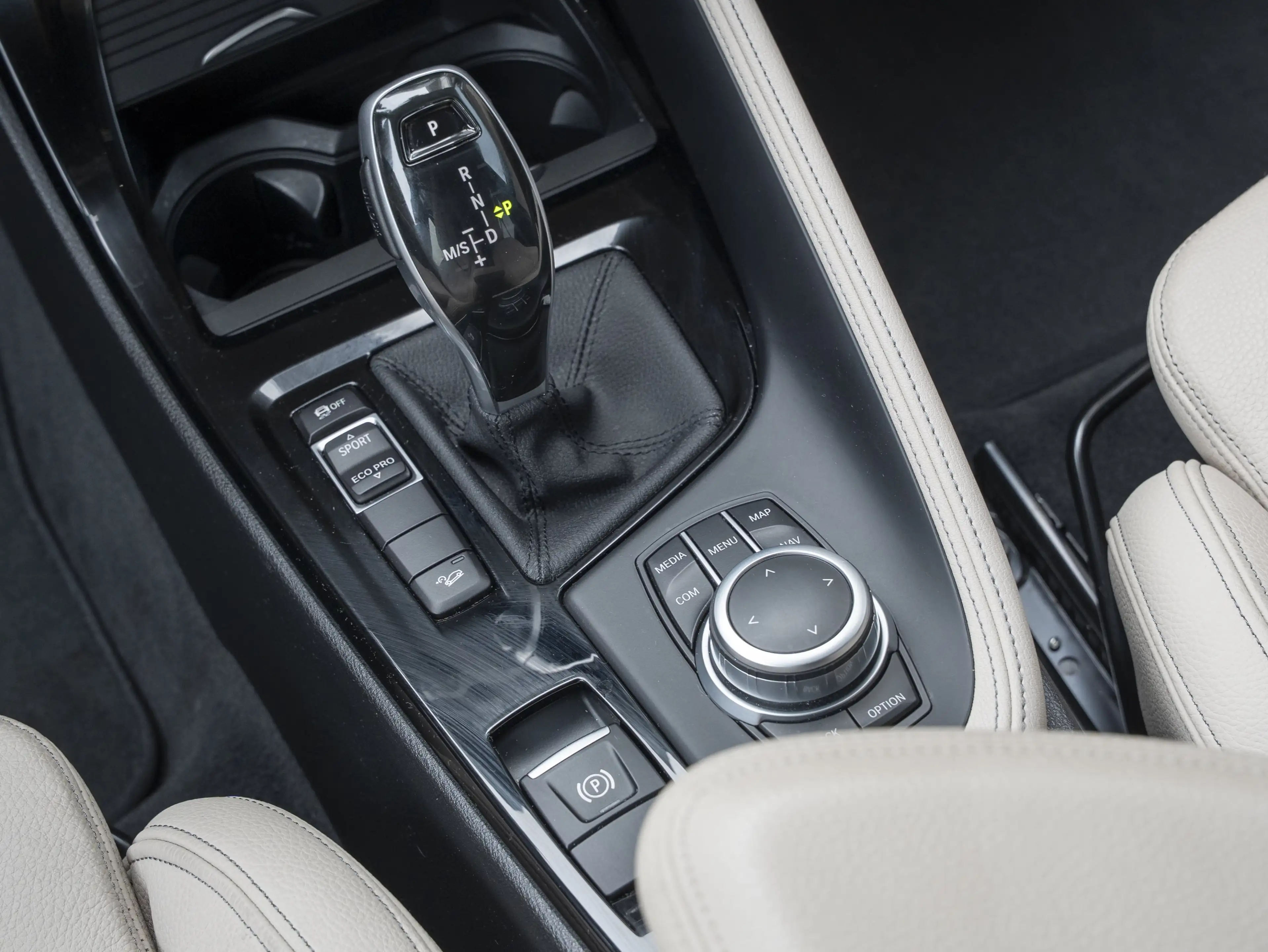 BMW X2 xDrive20d M-Sport +19Z HUD ACC H/K NAVI+ LENKRHZ — photo 9