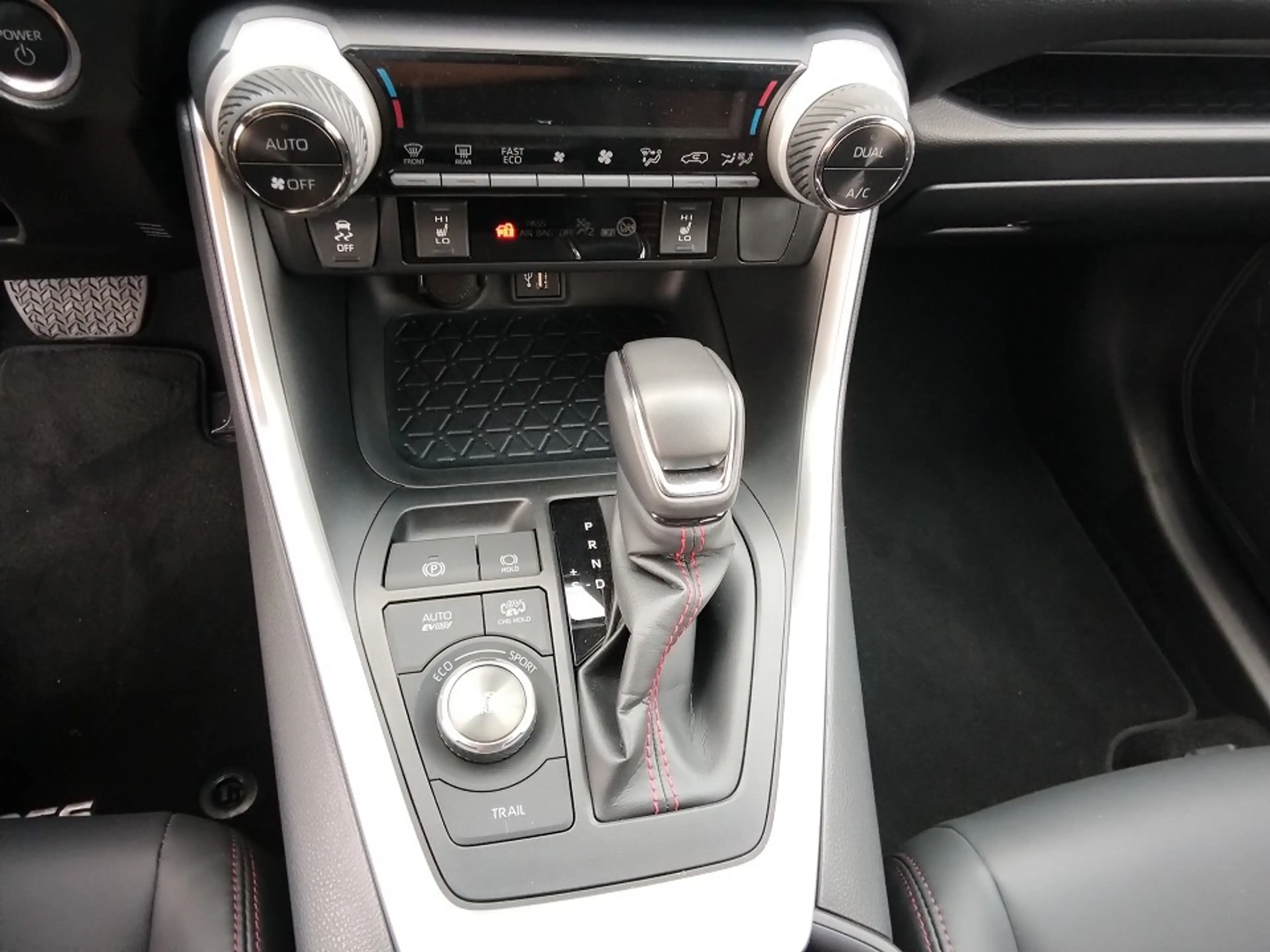 Suzuki Across Plug in Hybrid Comfort+ — photo 12