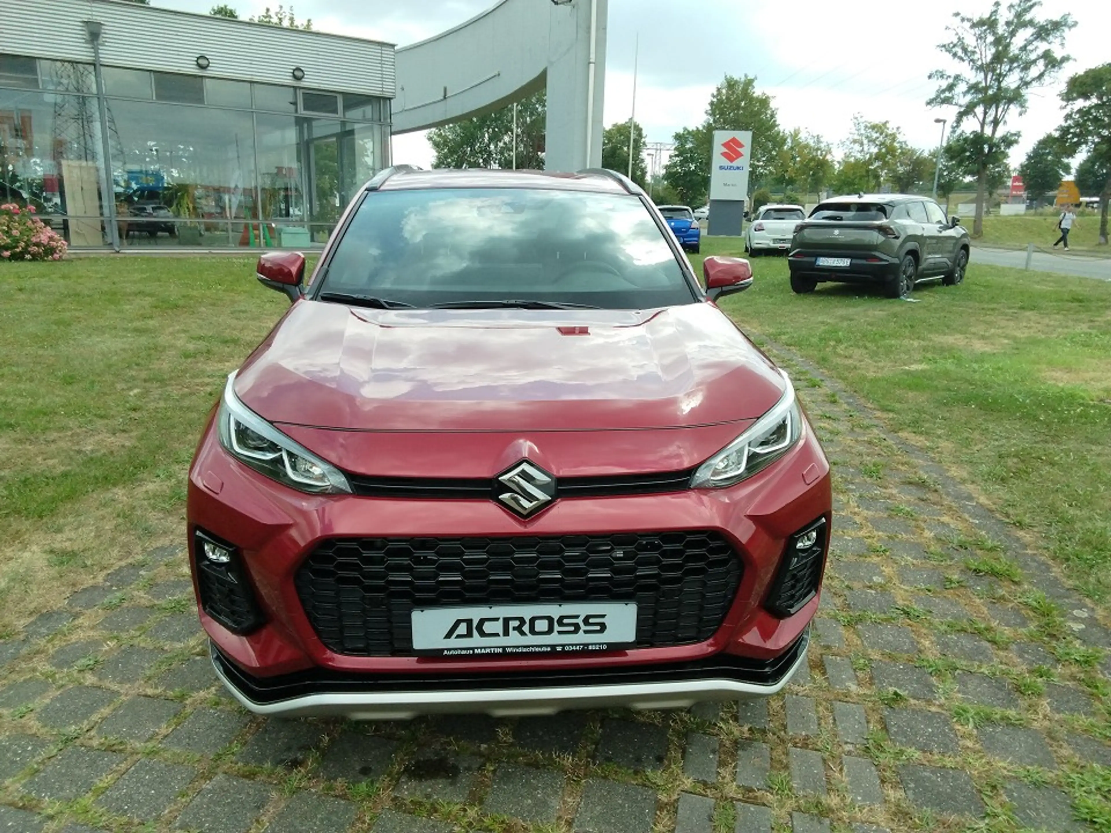 Suzuki Across Plug in Hybrid Comfort+ — photo 7