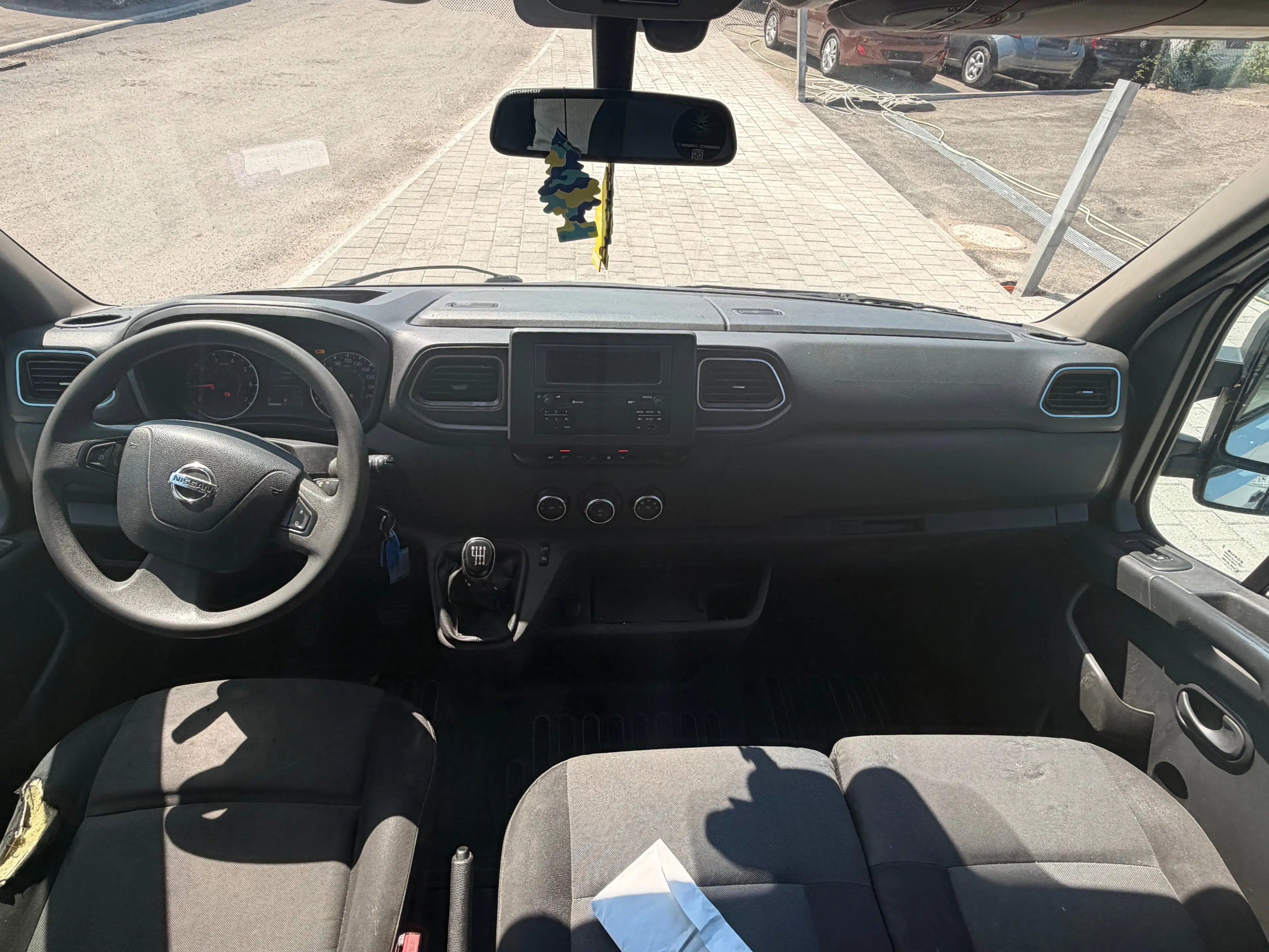 Nissan NV400 L2H2 3,5t DoKa COMFORT — photo 10