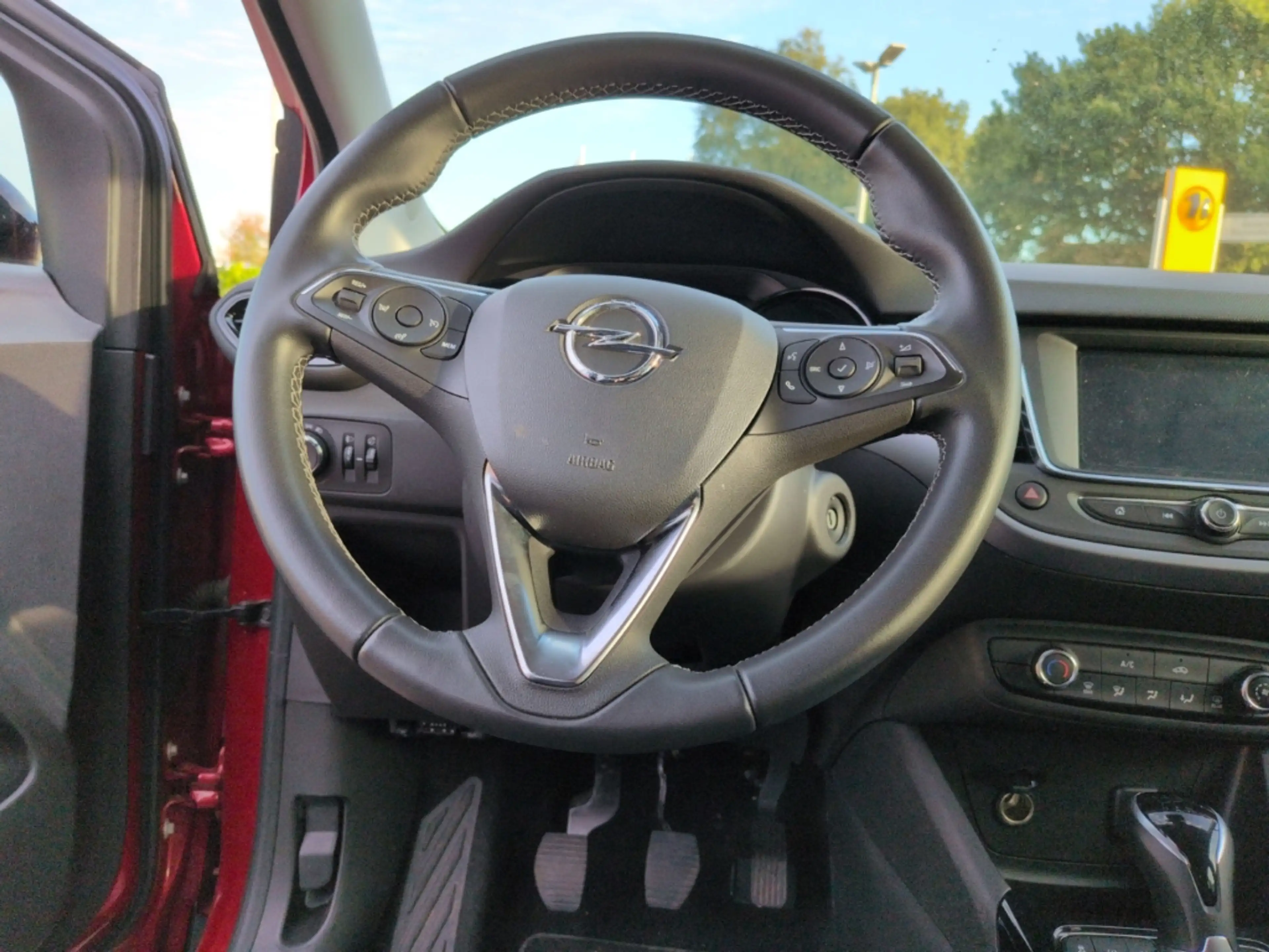 Opel Crossland Edition LED Apple CarPlay Android Auto DAB Ambient — photo 11