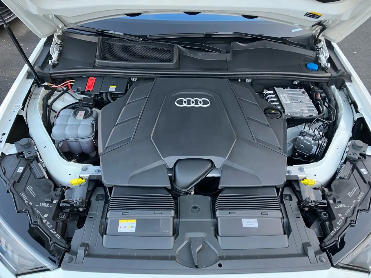 Audi Q7 S-Line 55 TFSI quattro / HD-Matrix-Laser, AHK 9