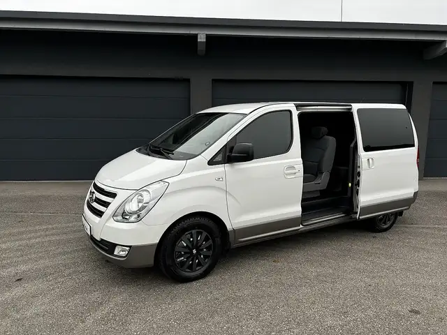 Hyundai Starex 2,5 CRDi Comfort Aut. 8-Sitzer Anhängerkupplung